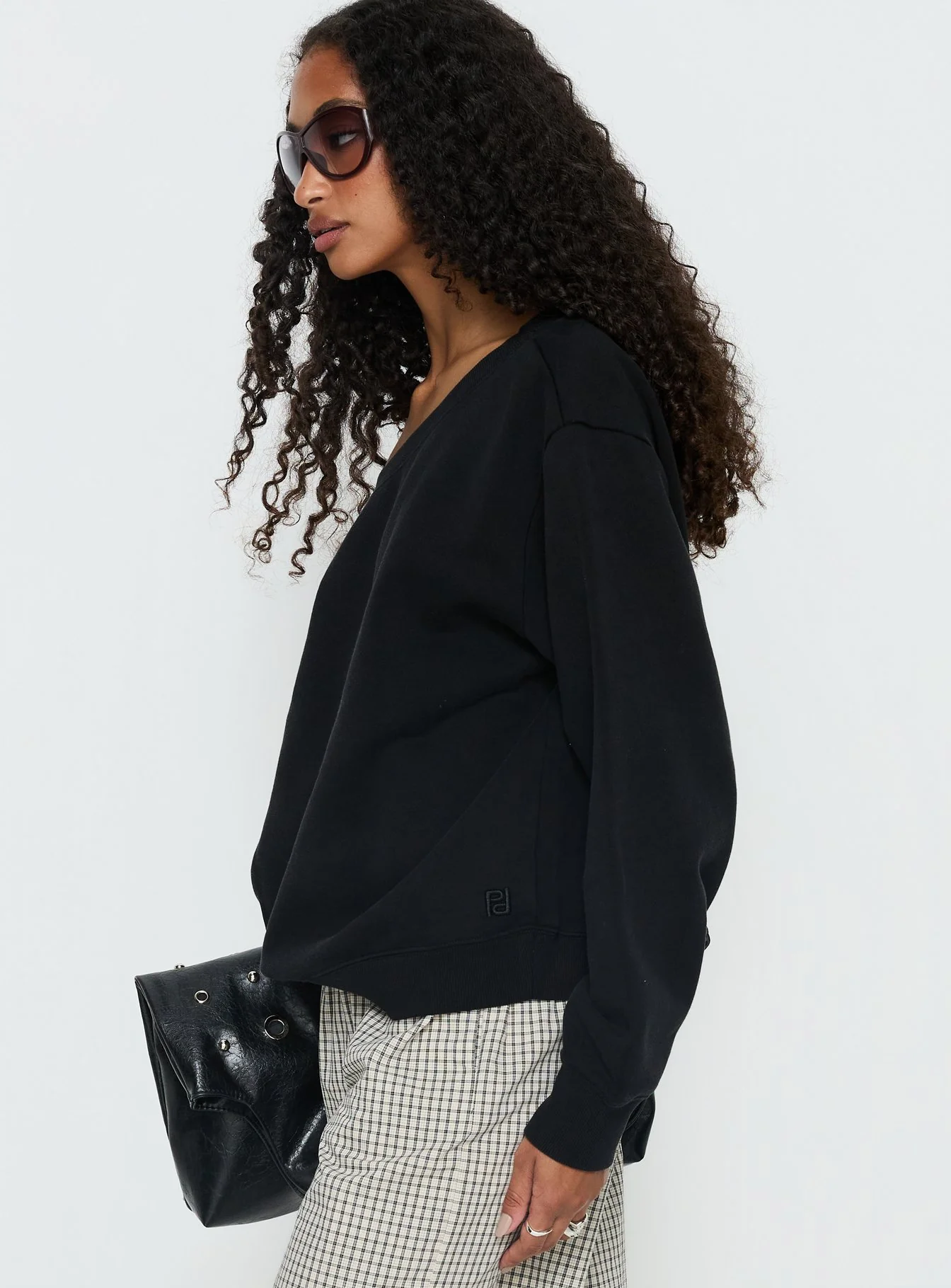 Wellness Off the Shoulder Jumper Washed Black