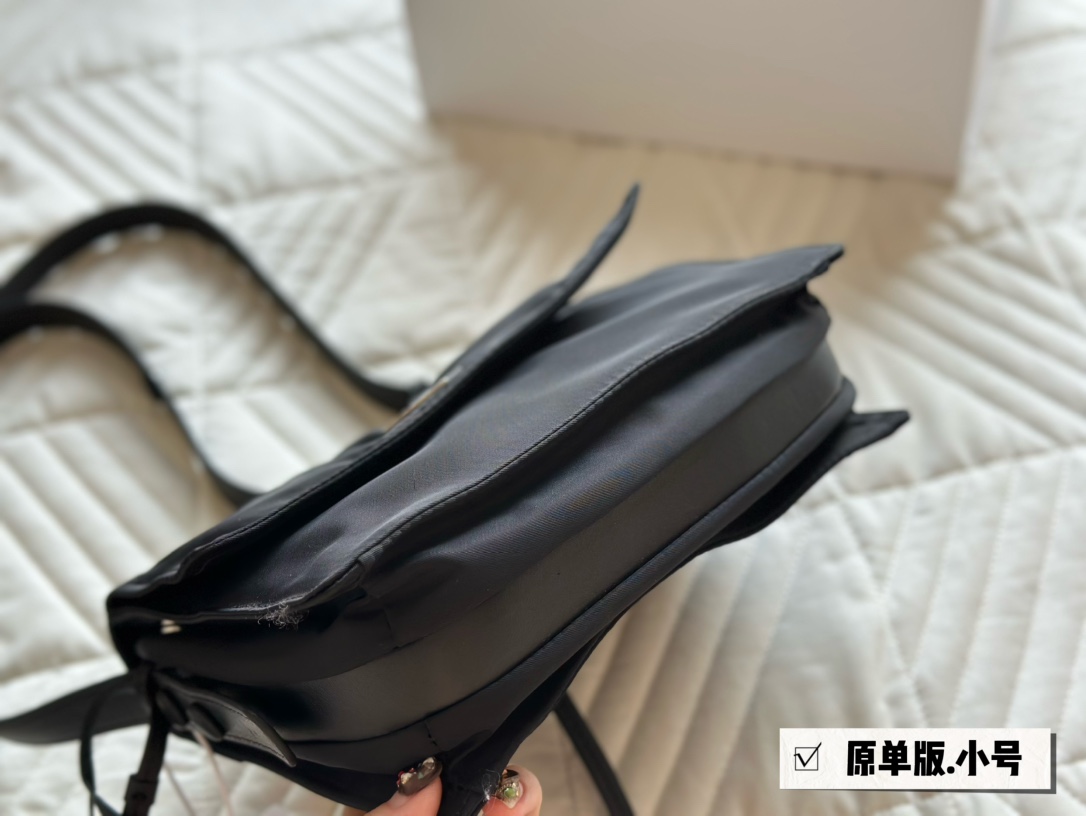 Pra invites x Cini Boeri bag - Top Club