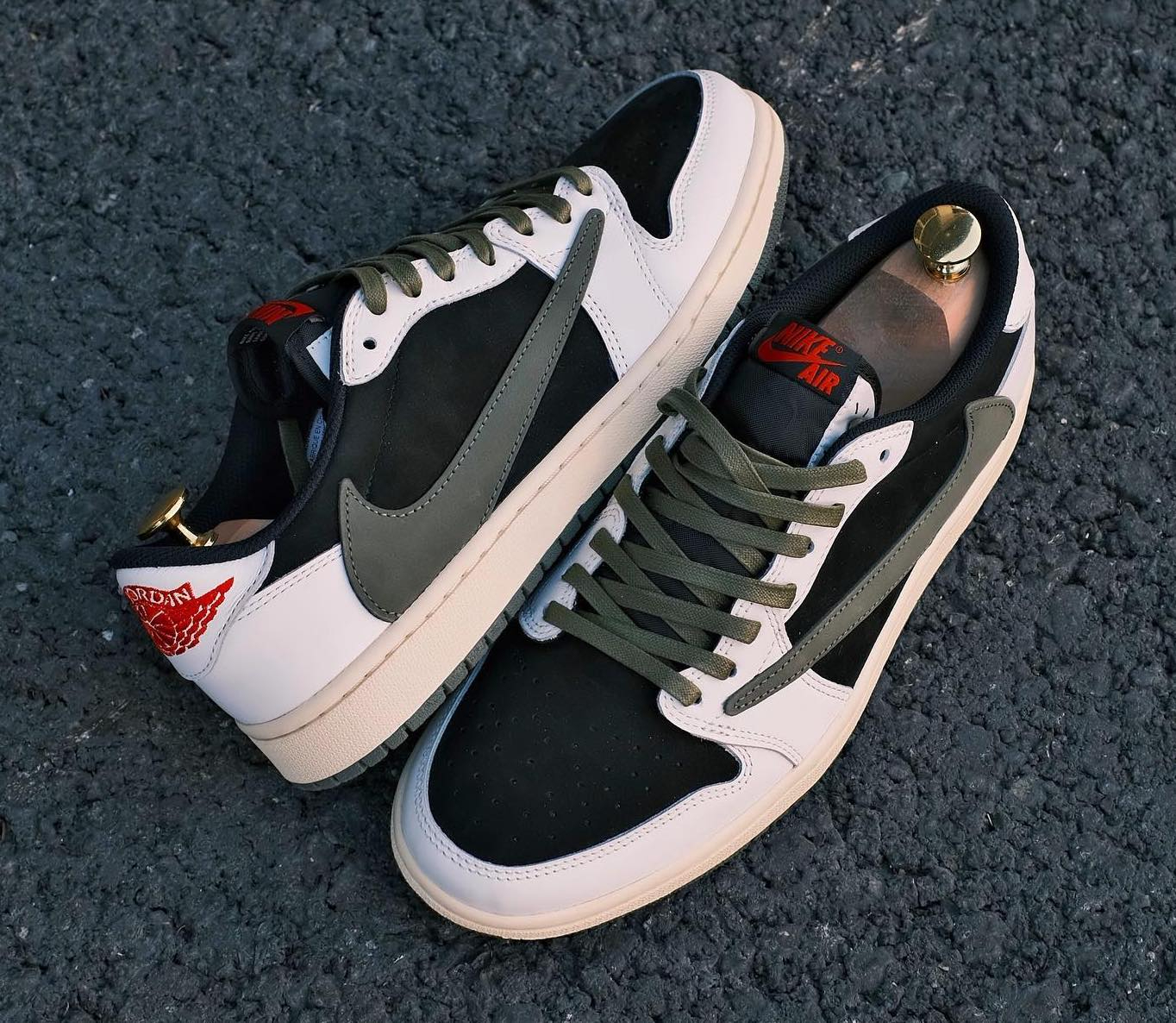 Travis Scott x Wmns Air Jordan 1 Low OG  Olive  DZ4137-106 - Sneaker Replica Workshop
