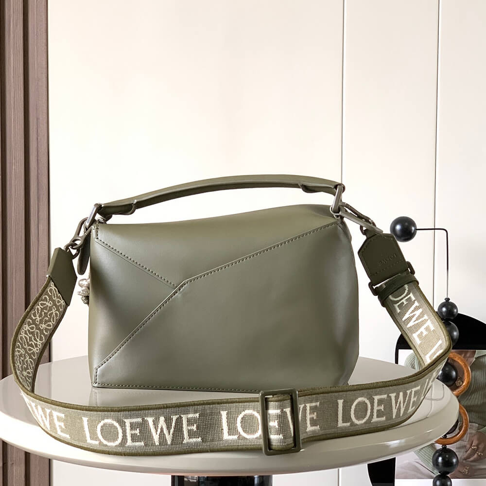 LOEWE Small Puzzle Bag - Top Club
