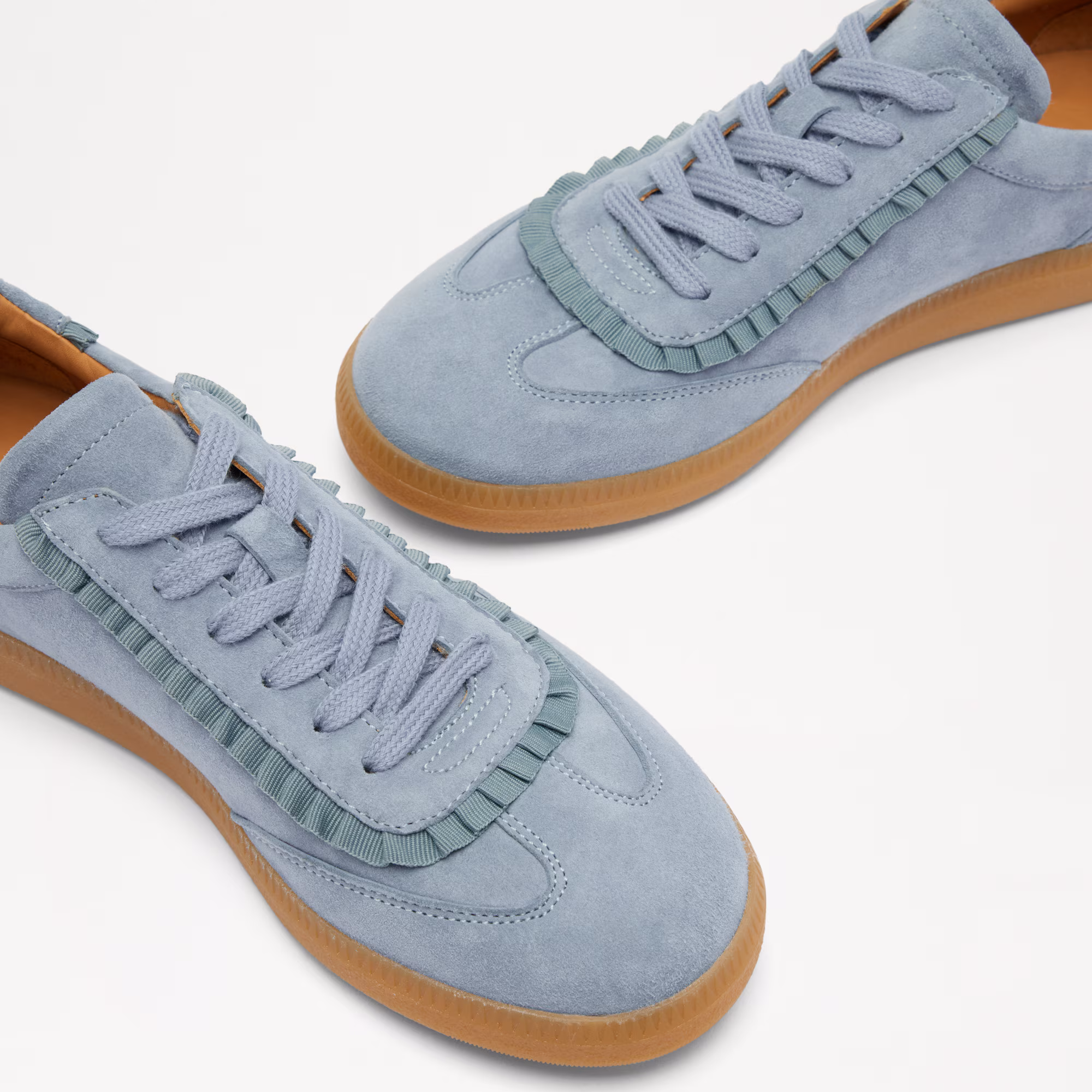 Nordic RuffleThin Sole Trainer