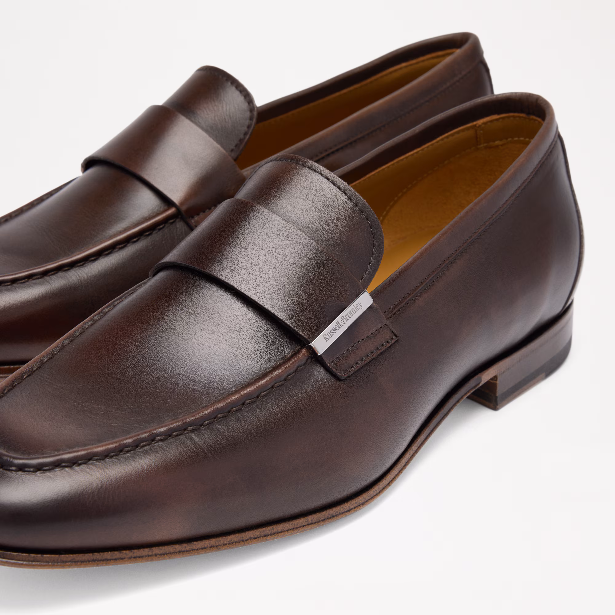 Bellagio HardwareMetal Plate Formal Loafer