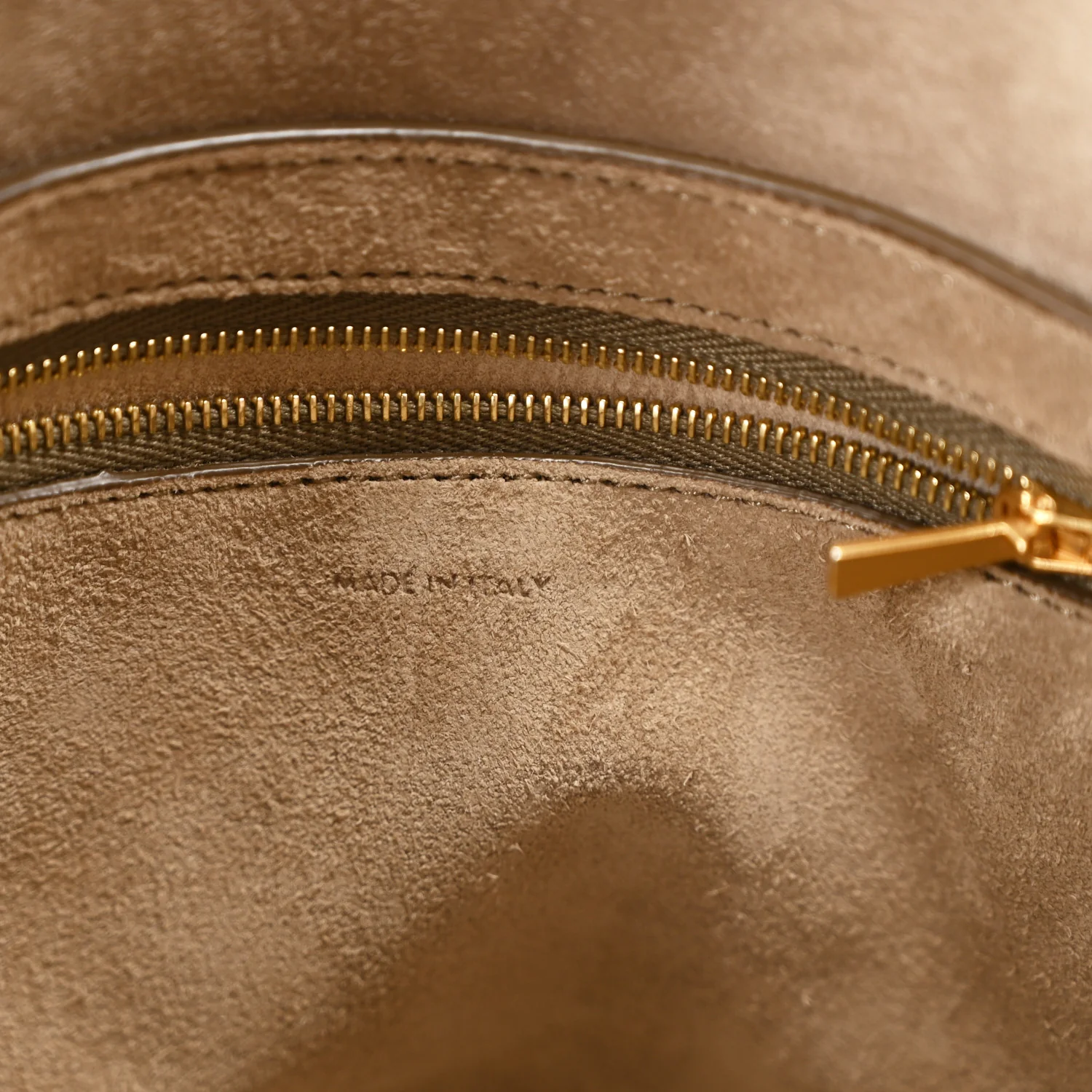 Soft Grained Calfskin Small Sangle Bucket Bag Taupe - Top Club