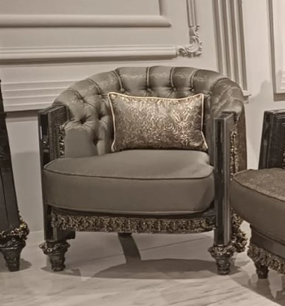 Luxury Baroque Living Room Set Gray / Gold - 2 Baroque Sofas & 2 Baroque Armchairs & 1 Baroque Coffee Table with Glass Top - Handcrafted Luxury Living Room Furniture in Baroque Style