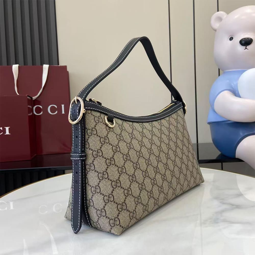 GG Emblem medium shoulder bag - Top Club