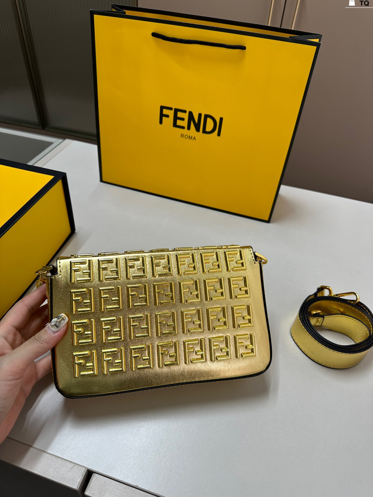 Fen ver new arrival Baguette bag size: 22*12 cm - Top Club