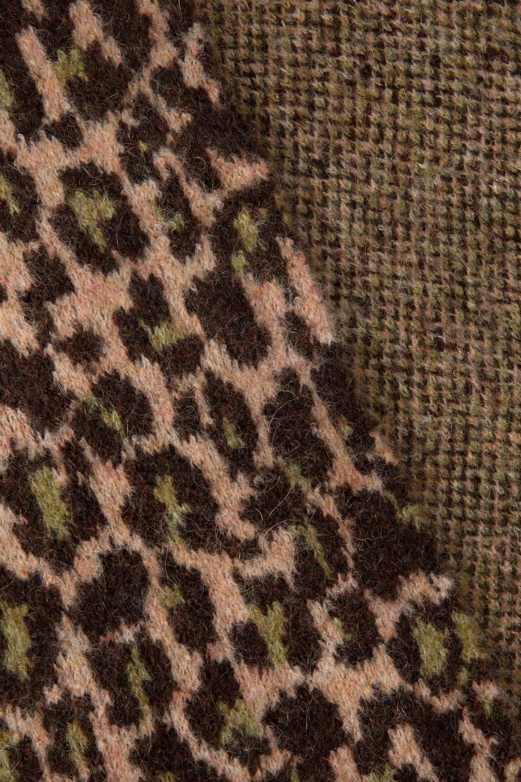 Bruine sjaal met leopard print