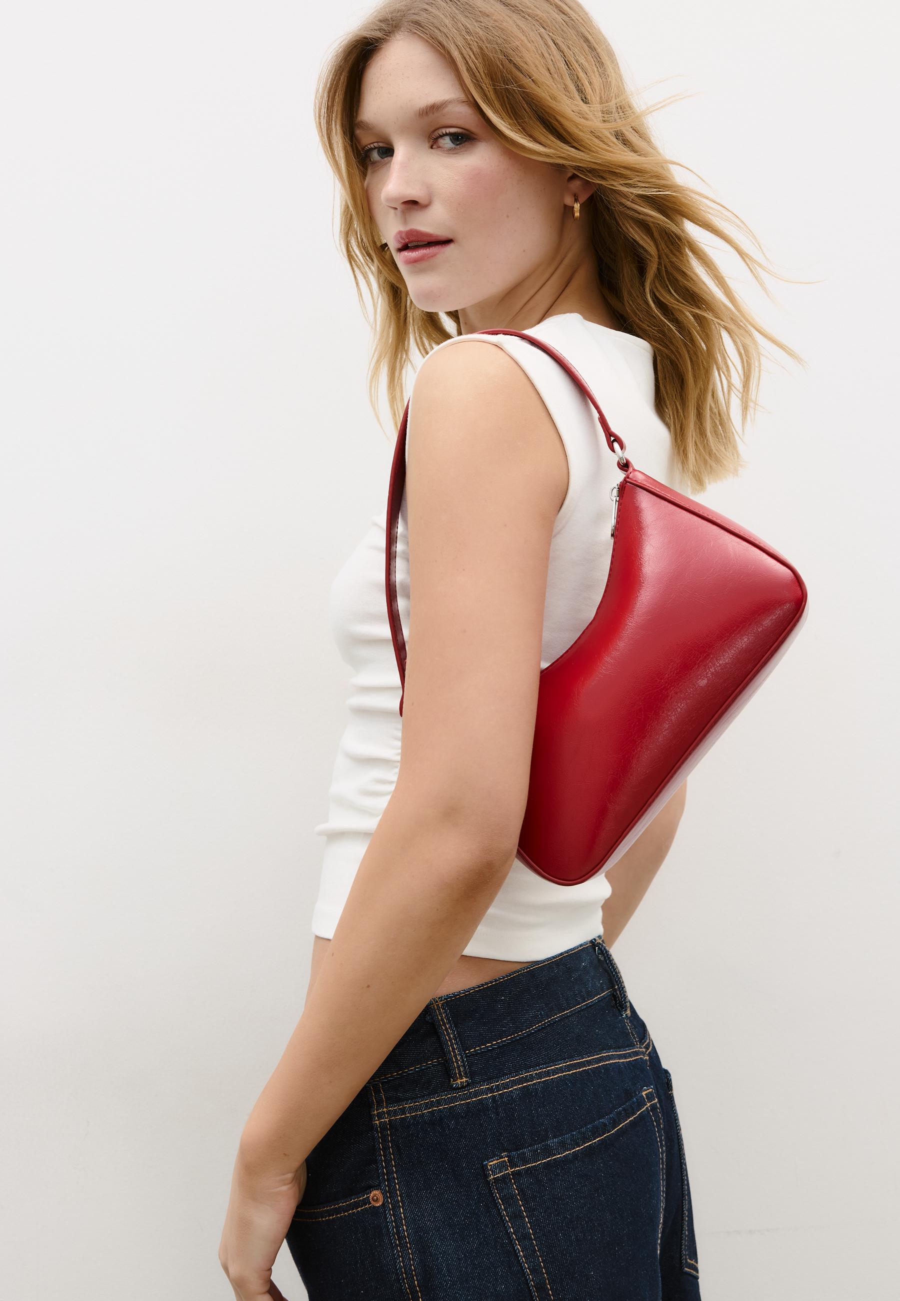 LONG CHAIN SHOULDER BAG
