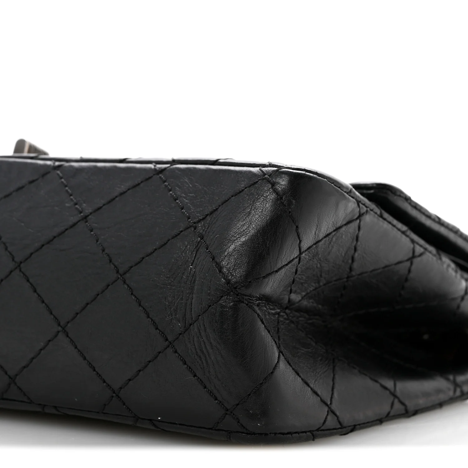 Aged Calfskin Quilted 2.55 Reissue 225 Flap Black - Top Club