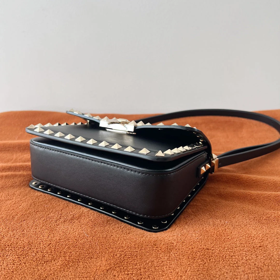 Valentino Garavani Rockstud Shoulder Black Bag - 18.5x12x8cm - Top Club