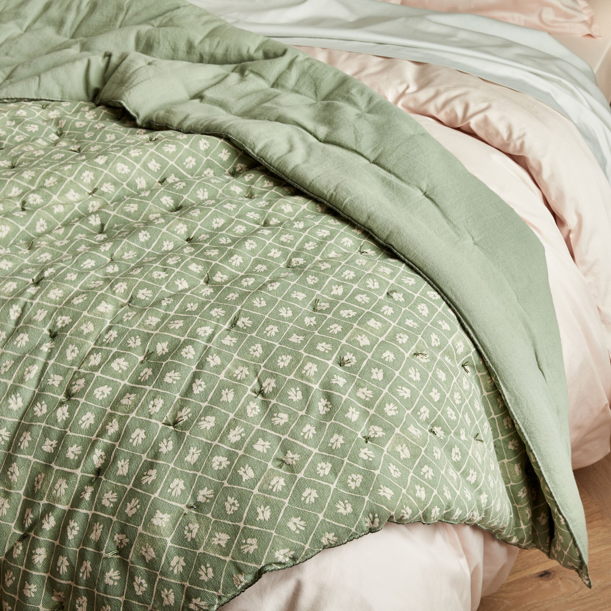 PIASTRE - Couvre lit finition croquet en coton 220x240cm - vert