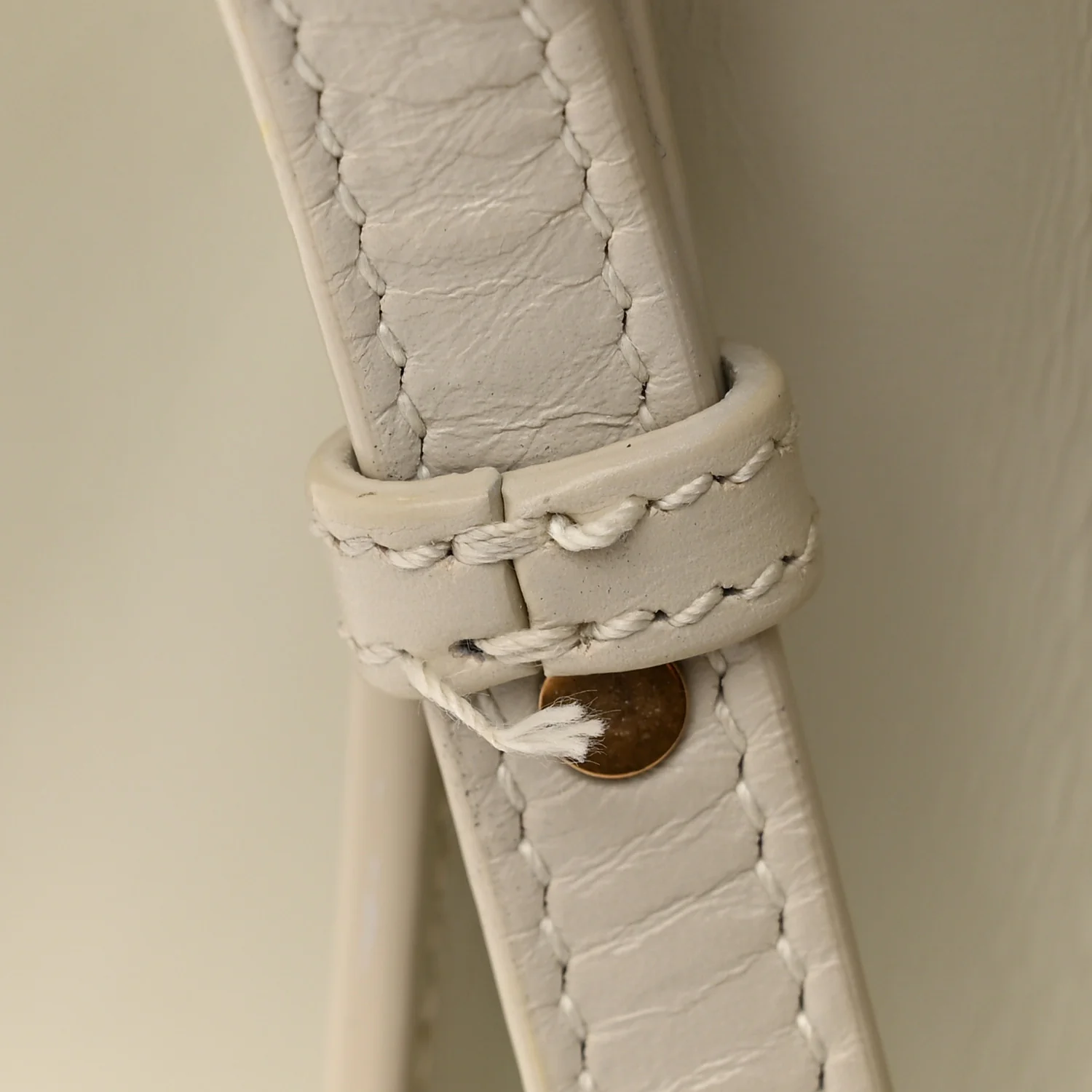 Smooth Calfskin Medium Classic Monogram Cassandra Top Handle Crema Soft Rouge Legion - Top Club