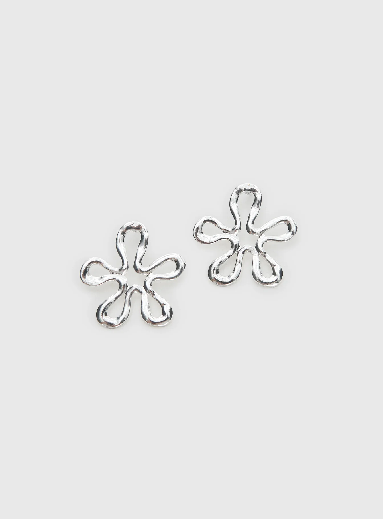 Sweet Embrace Flower Earrings Silver