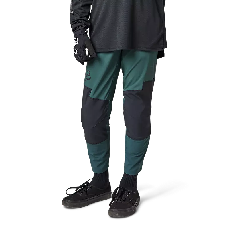 Youth defend pants