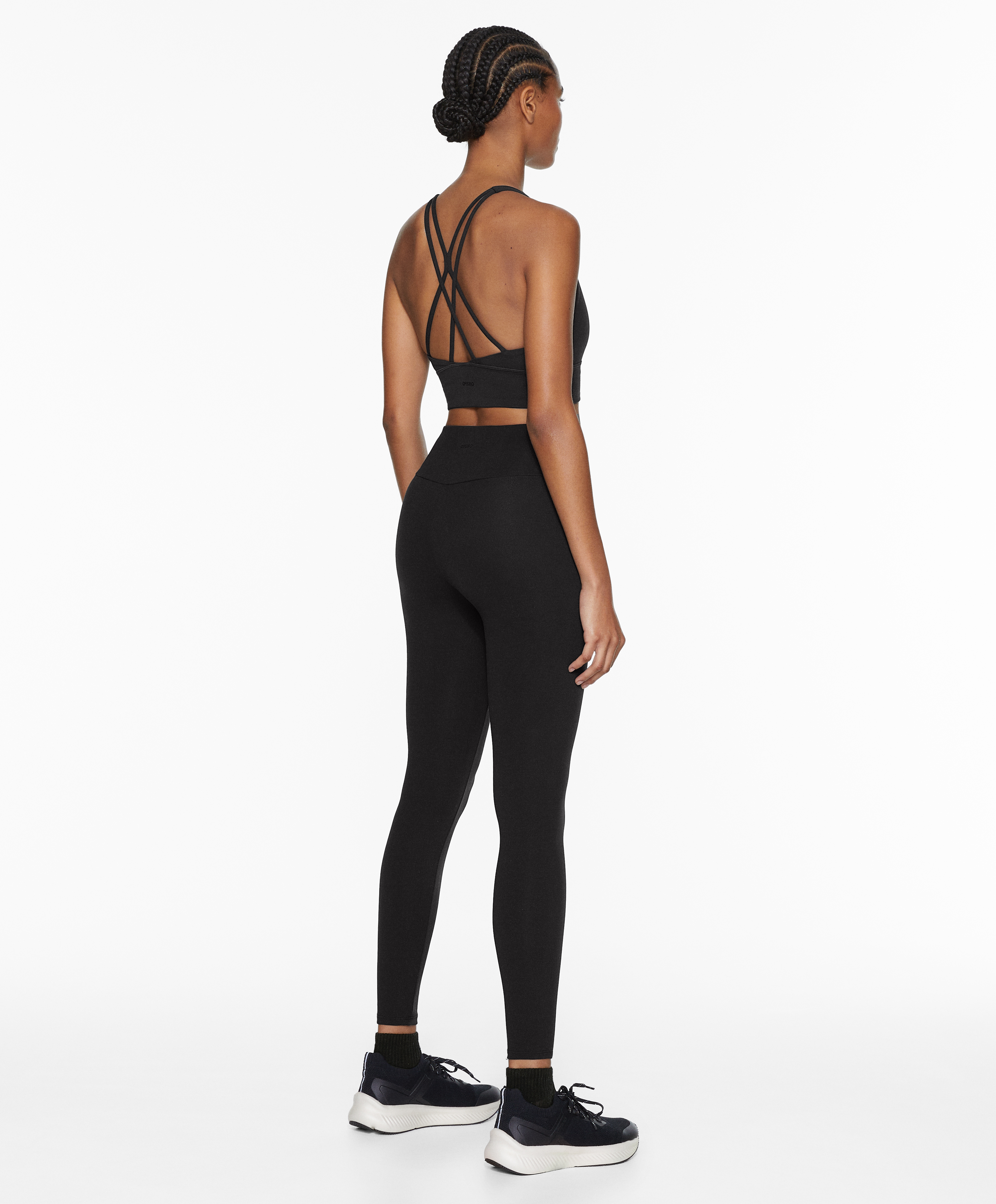 OYSHO Medium-support comfortlux sports bra with cups