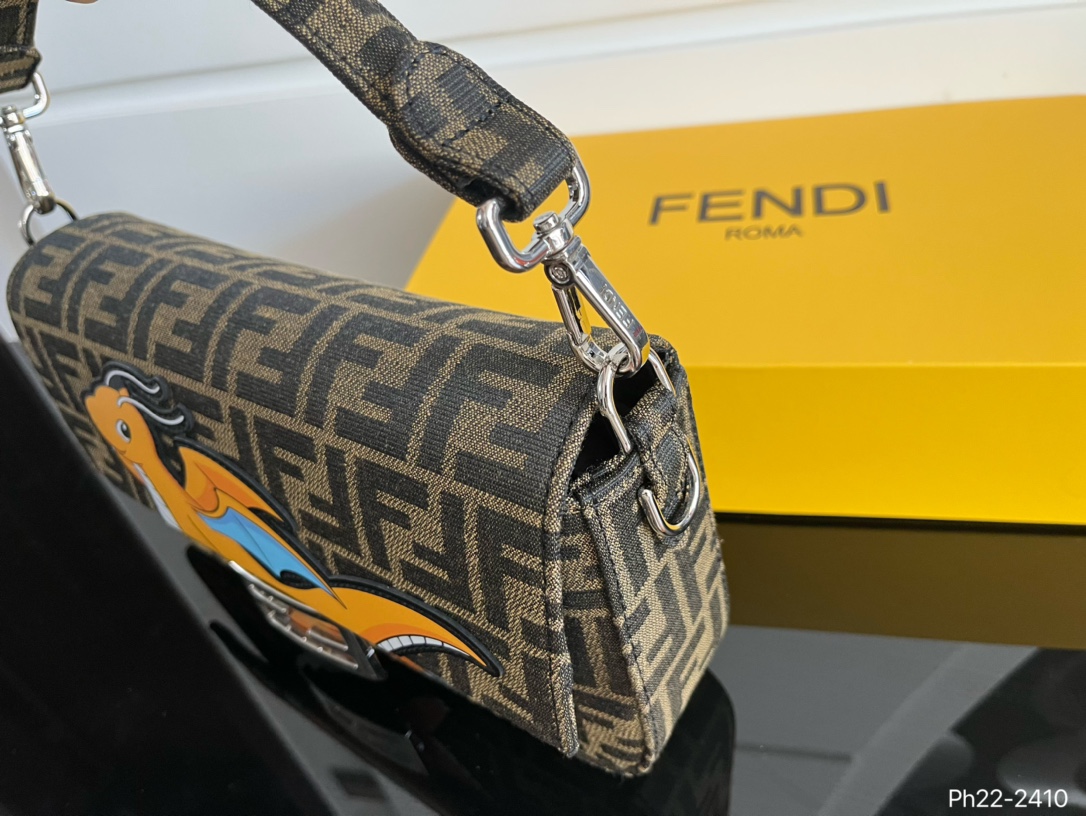 Fen  FRAGMENT new arrival bag size : 26 * 14.5 cm - Top Club