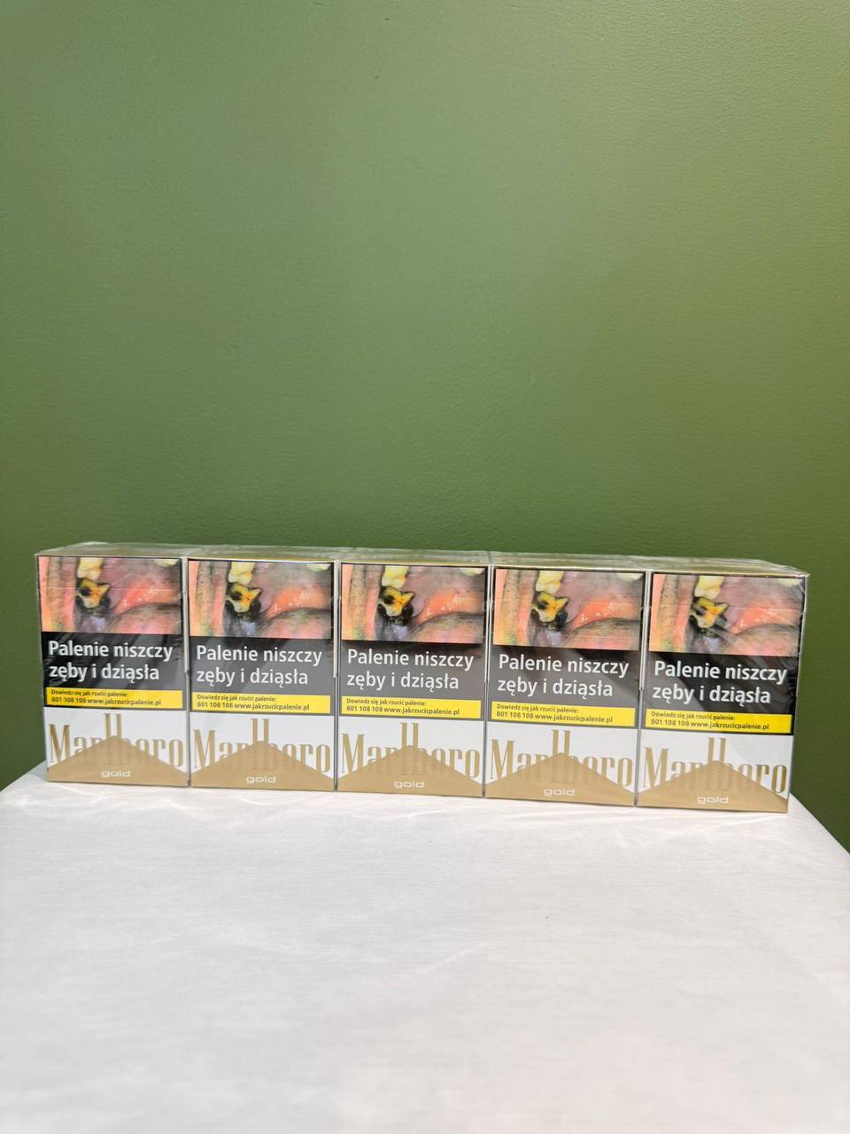 Marlboro Poland 20s Cigarettes x 10 Packs /1 Carton - www.Smoke-UK.com