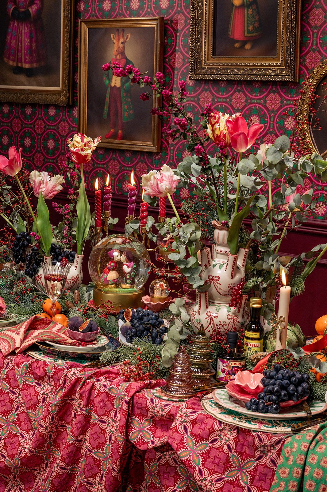 Donkerroze tafelkleed met print (140 x 220 cm)