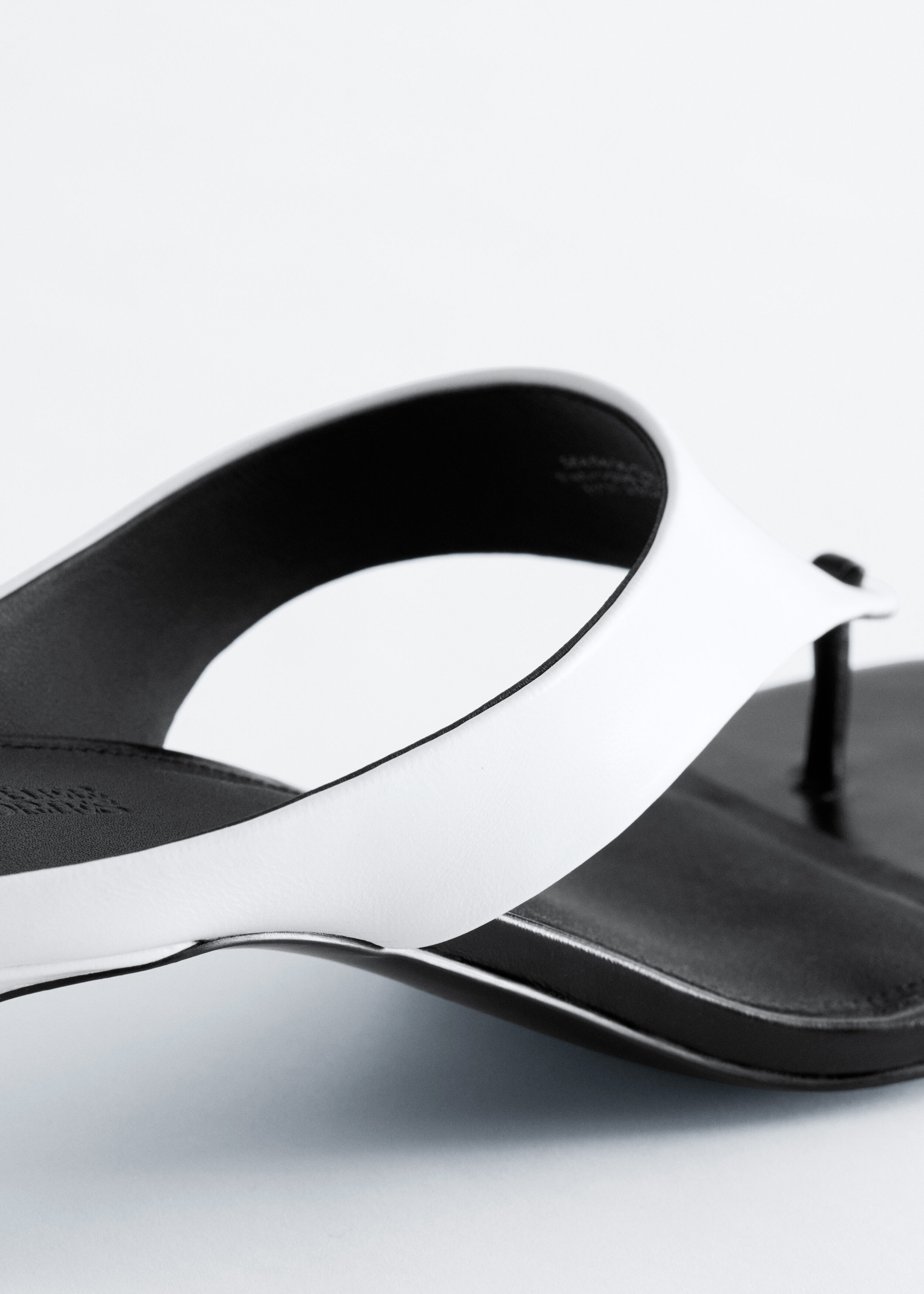 & Other Stories LEATHER KITTEN HEELS
