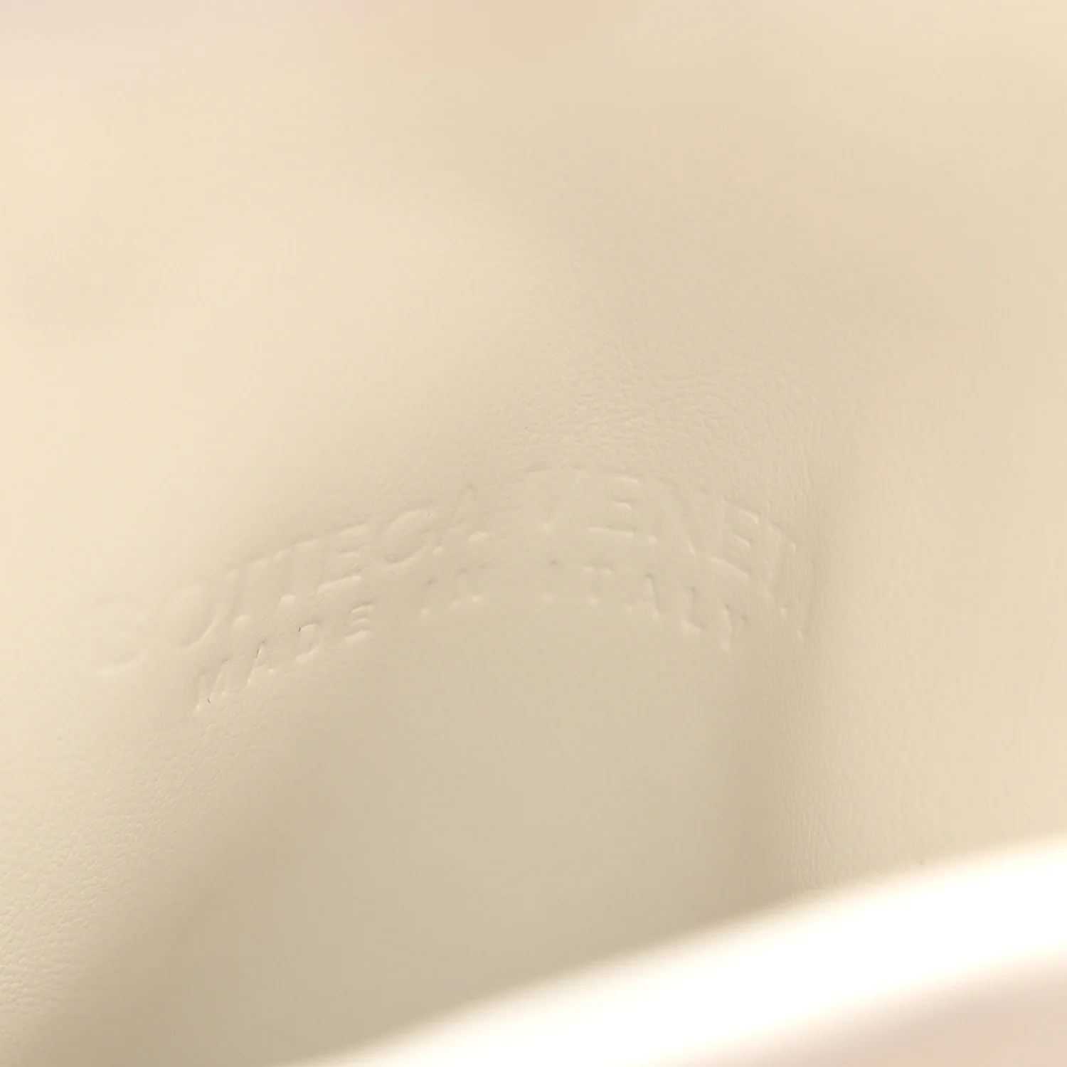 Calfskin Intrecciato Mini Hop White - Top Club