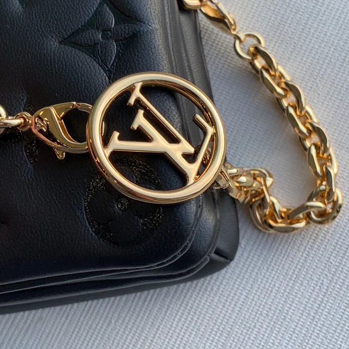 LOUIS VUITTON Pochette Coussin Bag - Top Club