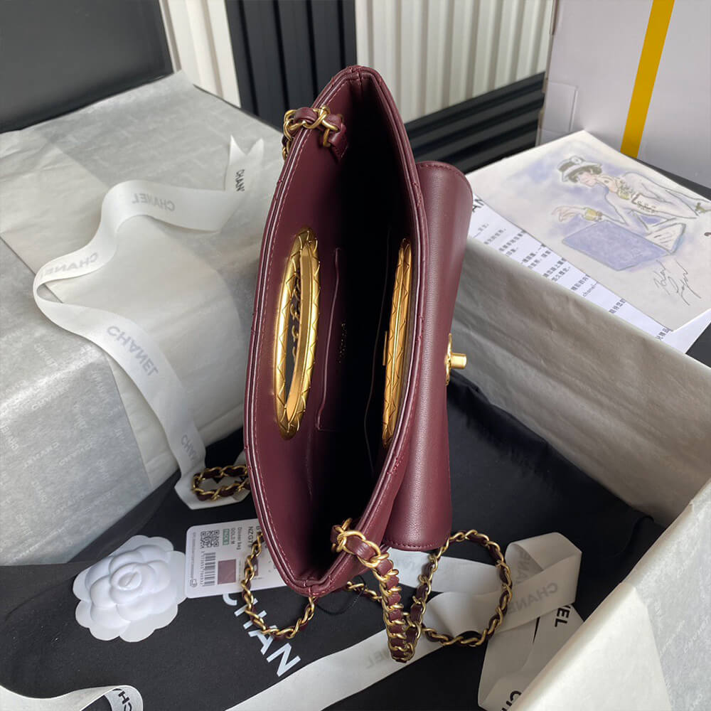 CHANEL Clutch - Top Club