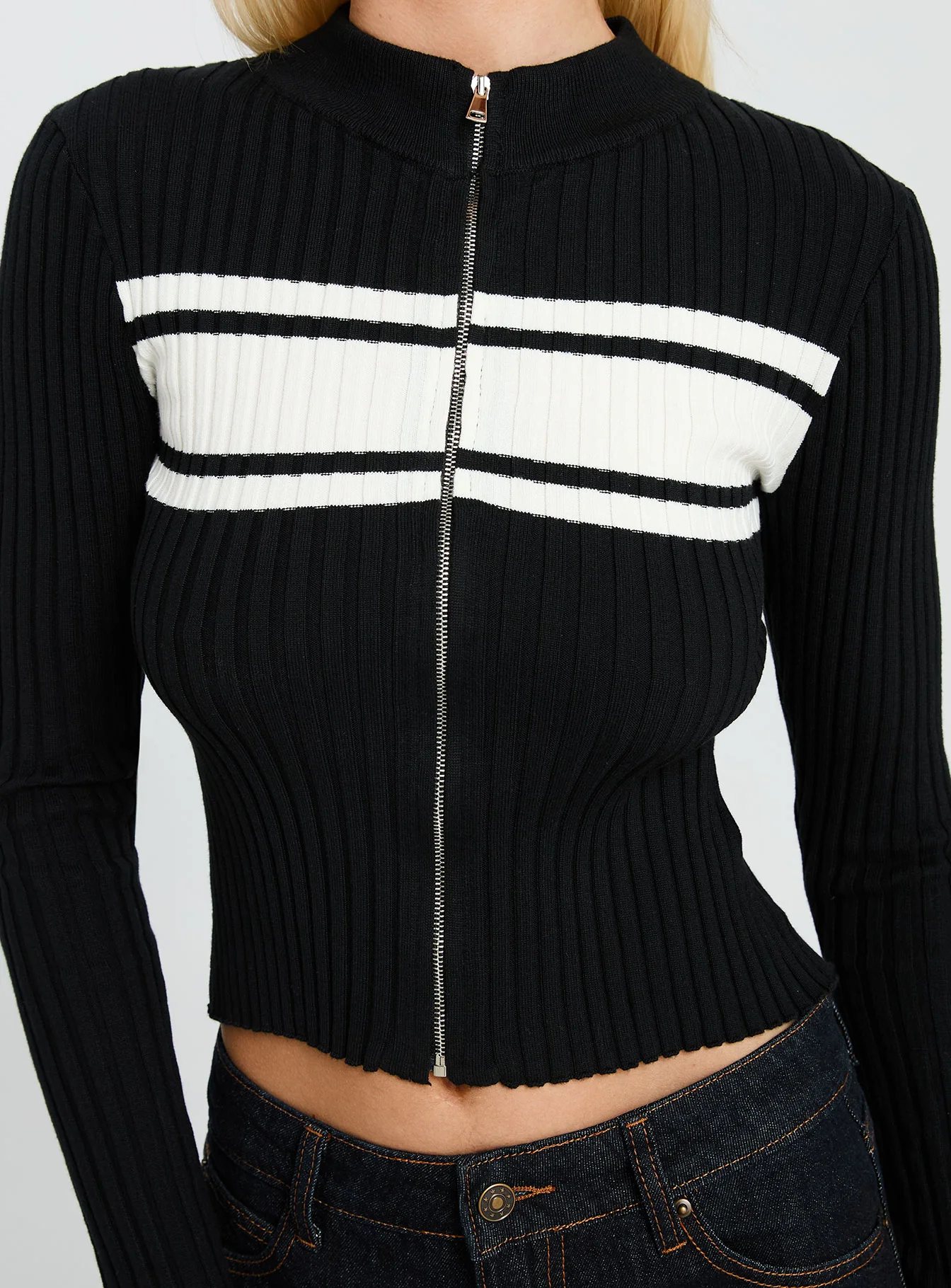 Decisive Zip Through Knit Sweater Black / White