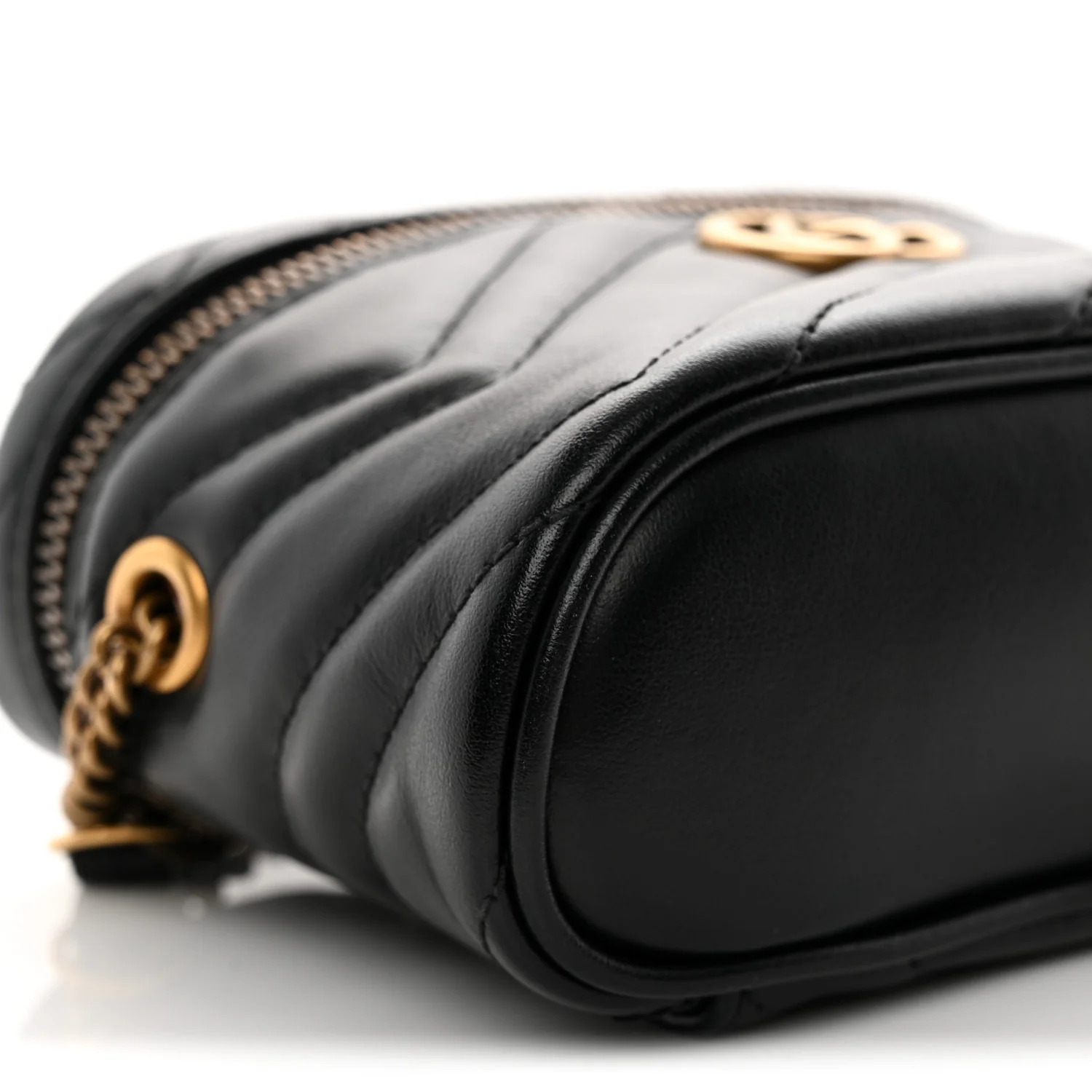 Calfskin Matelasse Chevron Mini GG Marmont Top Handle Bag Black - Top Club