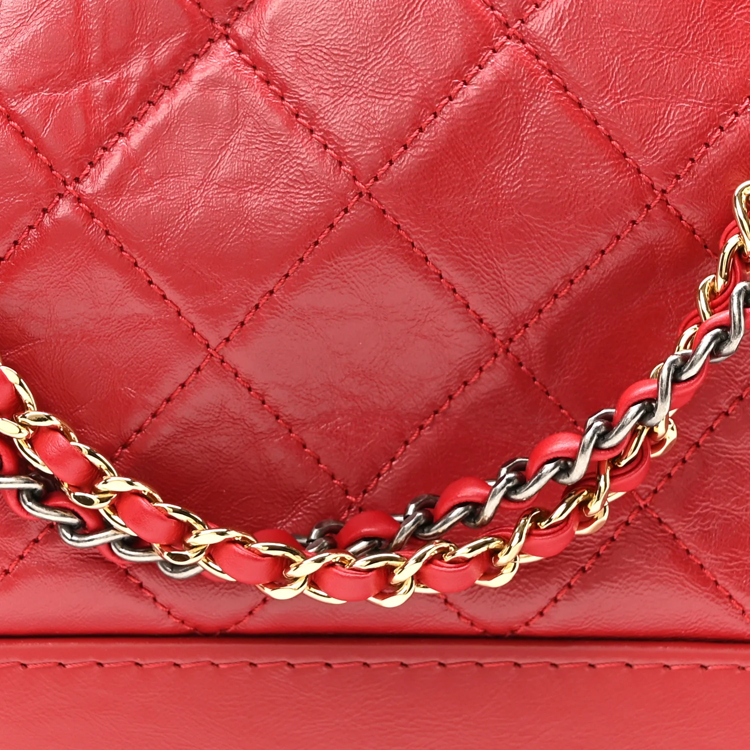 Aged Calfskin Quilted New Medium Gabrielle Hobo Red - Top Club