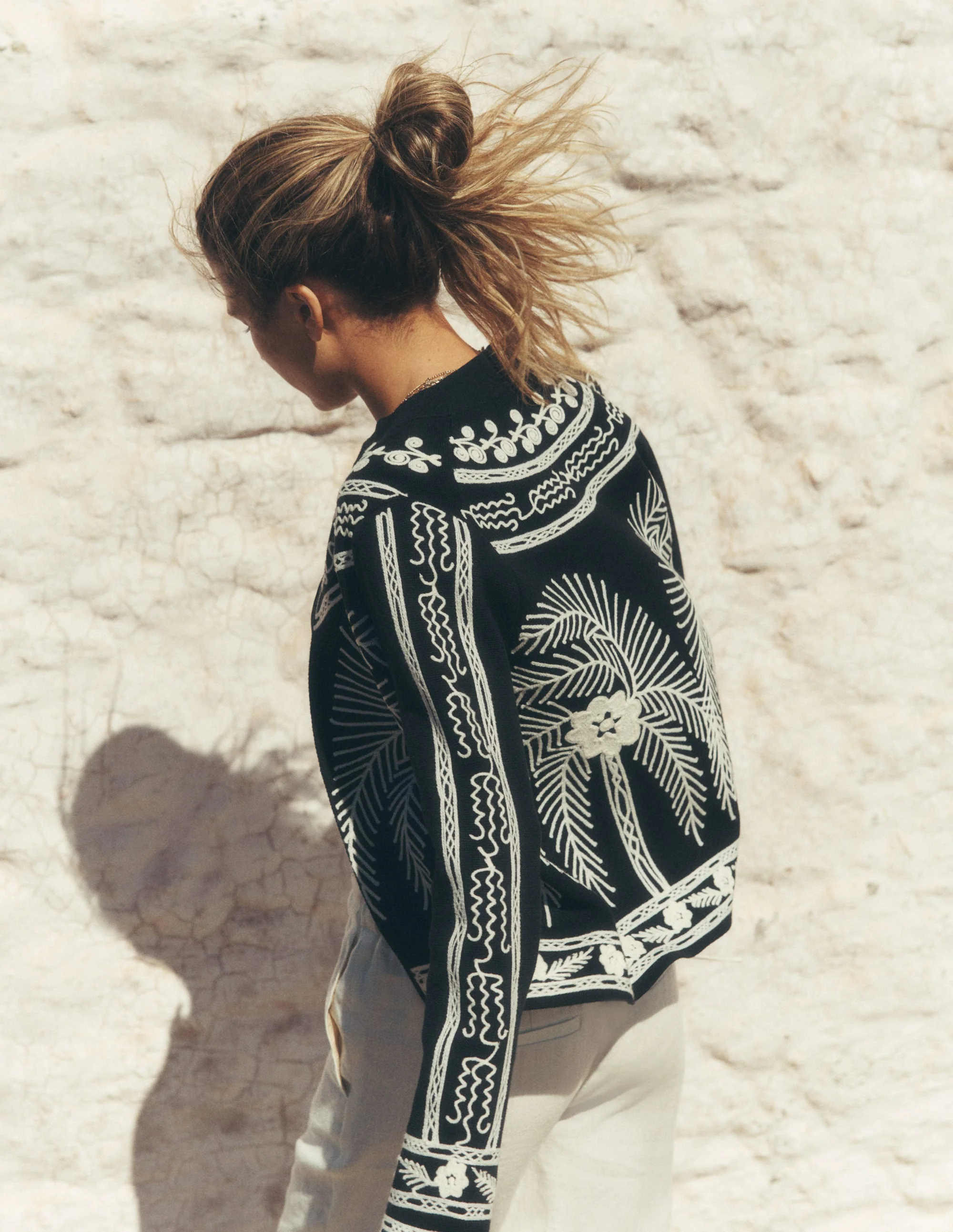 Elena Jacke mit Stehkragen-Schwarz, Stickerei