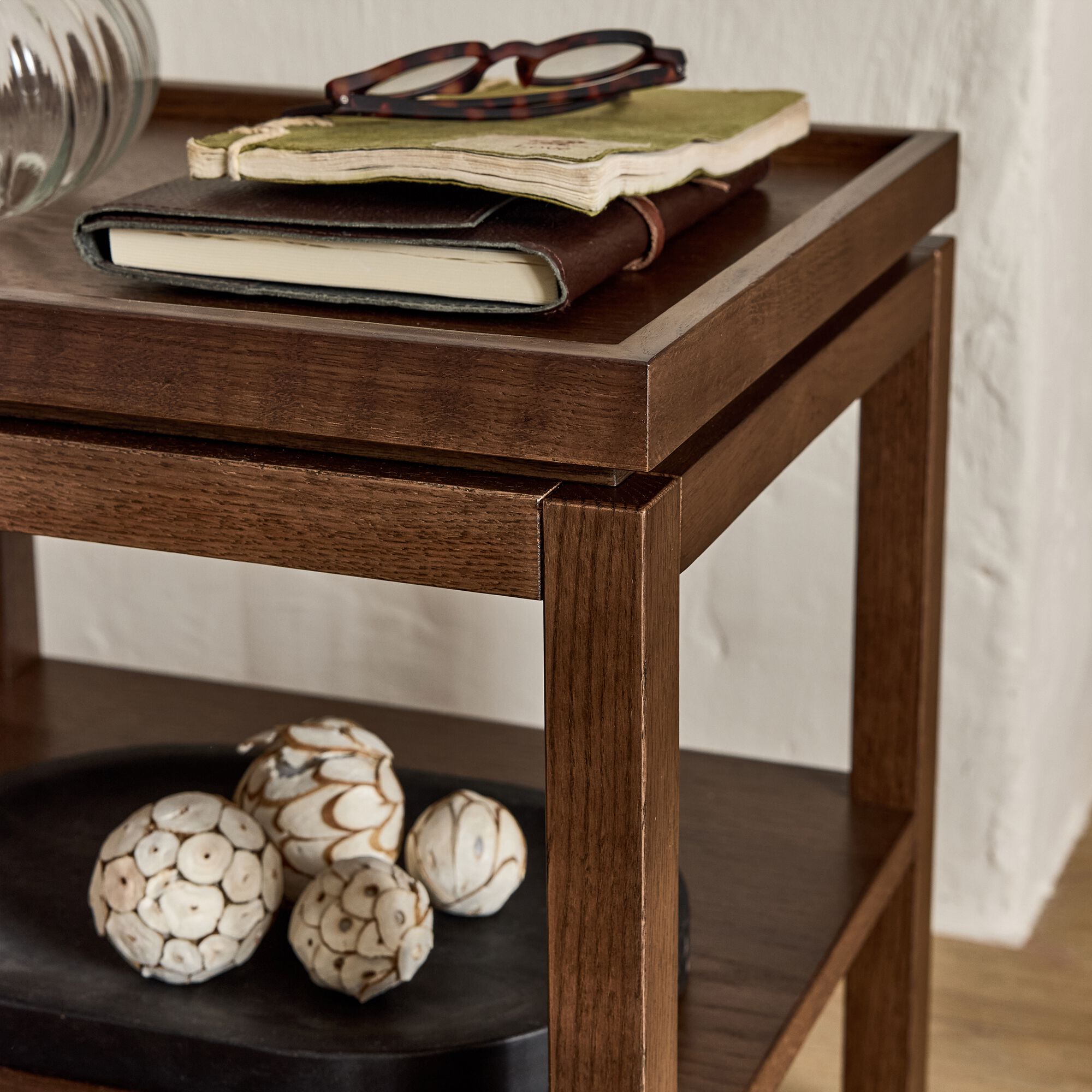 DAVI - Table de chevet en chêne L45xl35xH45cm - bois foncé