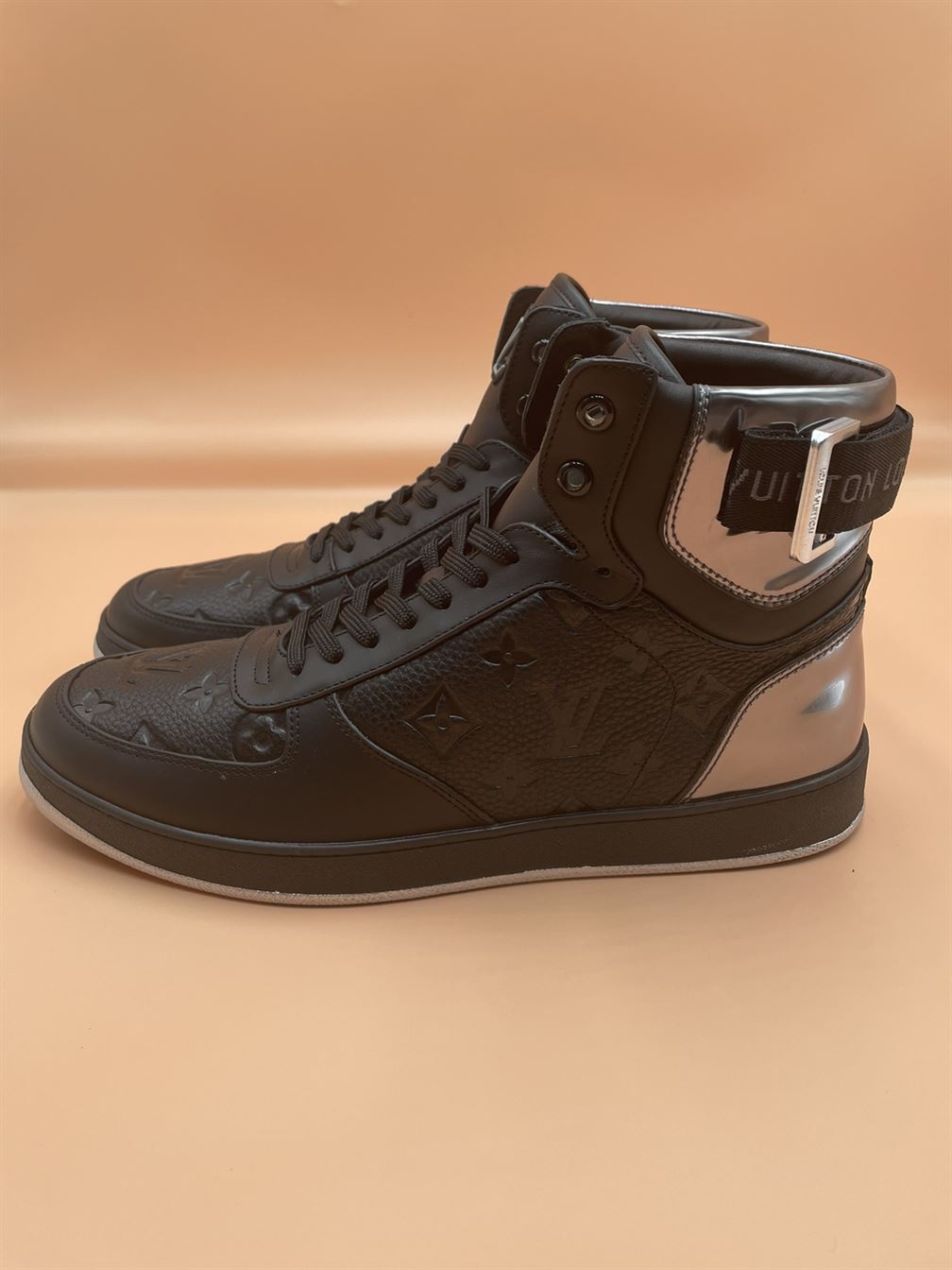 LOUIS VUITTON RIVOLI BOOTS   LVS103 - Sneaker Replica Workshop