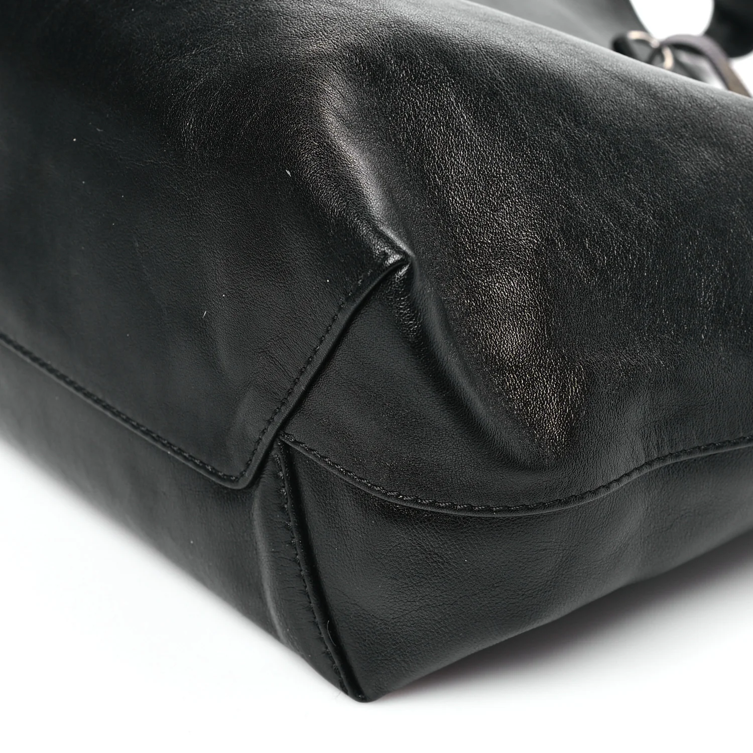 Calfskin Monogram Atlantis Vibe MM Black - Top Club