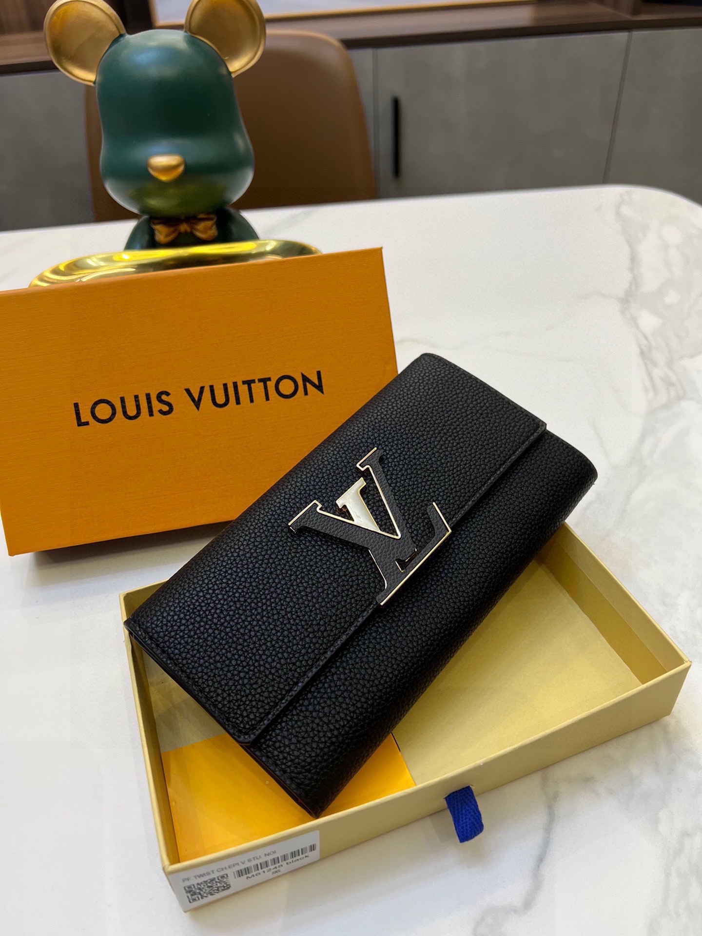 L Capucines men wallet size??20*11*2.5 cm - Top Club