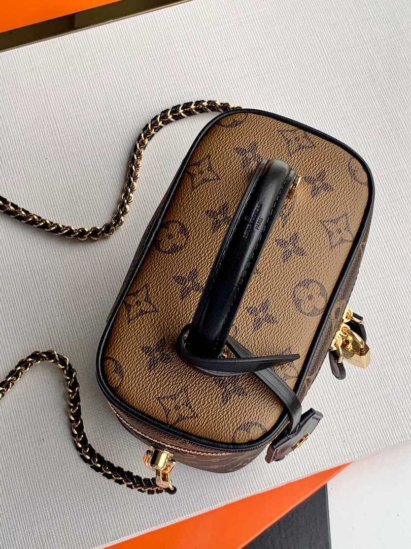 Louis M45165  Vanity Pm Monogram Bag - Top Club