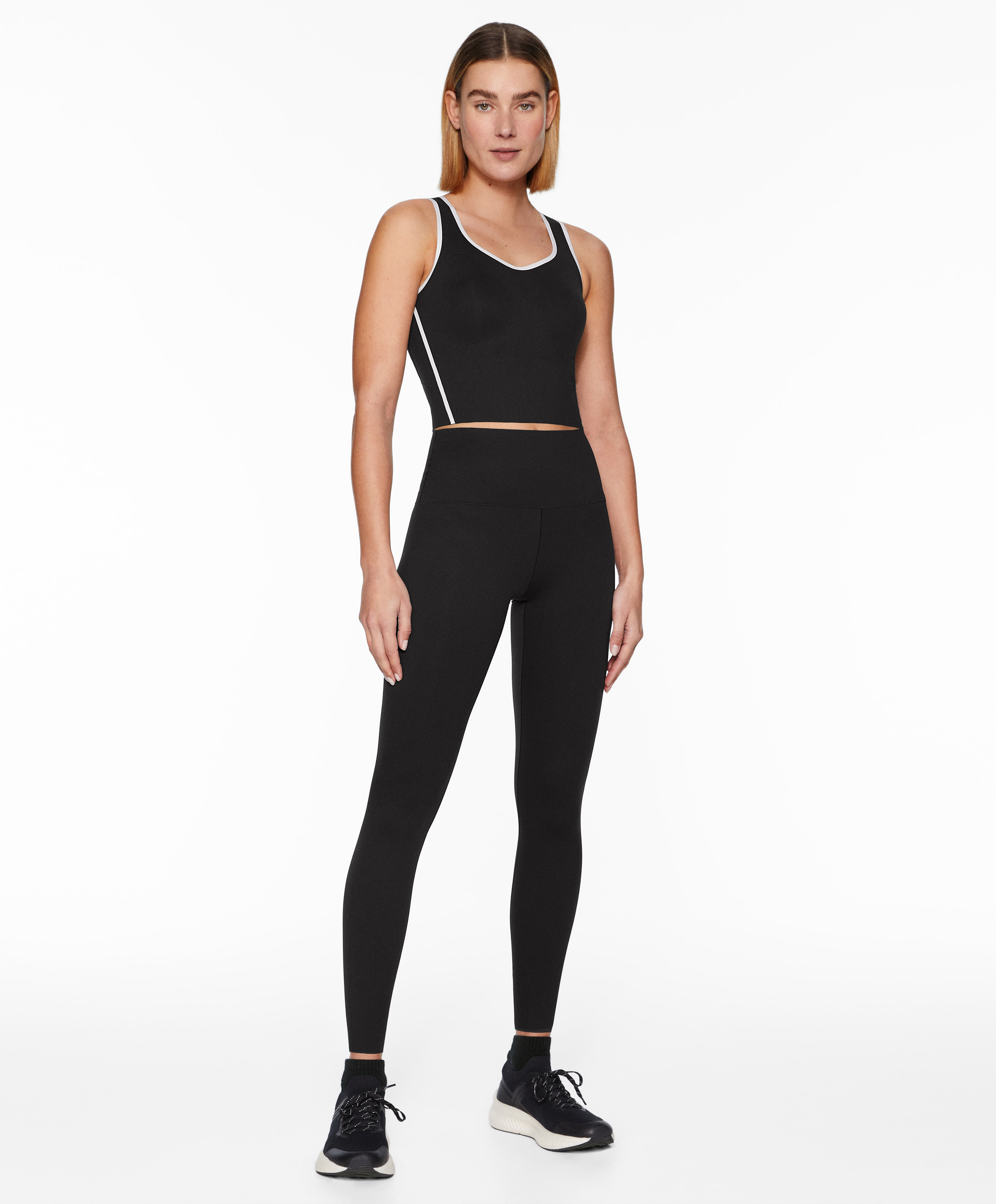 OYSHO Perfect-adapt piping tank top