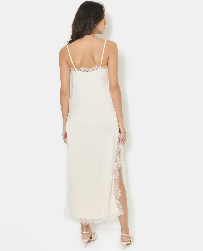 Pimkie Robe longue en satin avec dentelle et fentes côtés