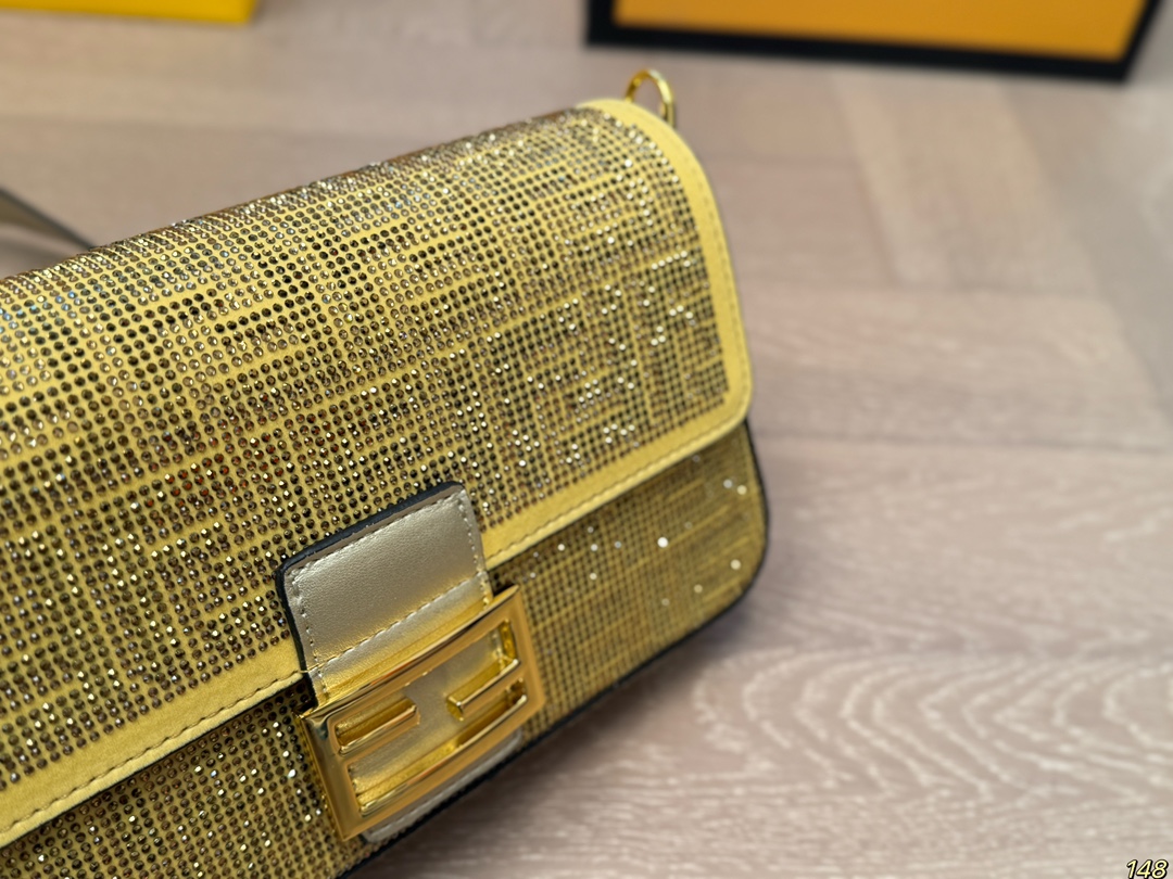 Fen new arrival Baguette Chain bag size??26*15 cm - Top Club