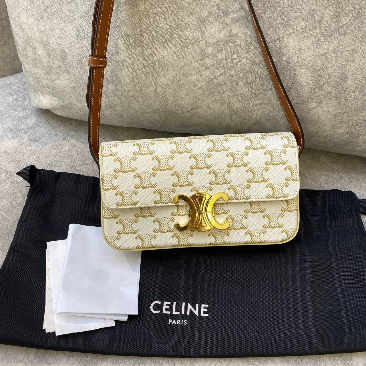 PREOWNED CELINE TRIOMPHE SHOULDER BAG IN TRIOMPHE CANVAS AND CALFSKIN - Top Club