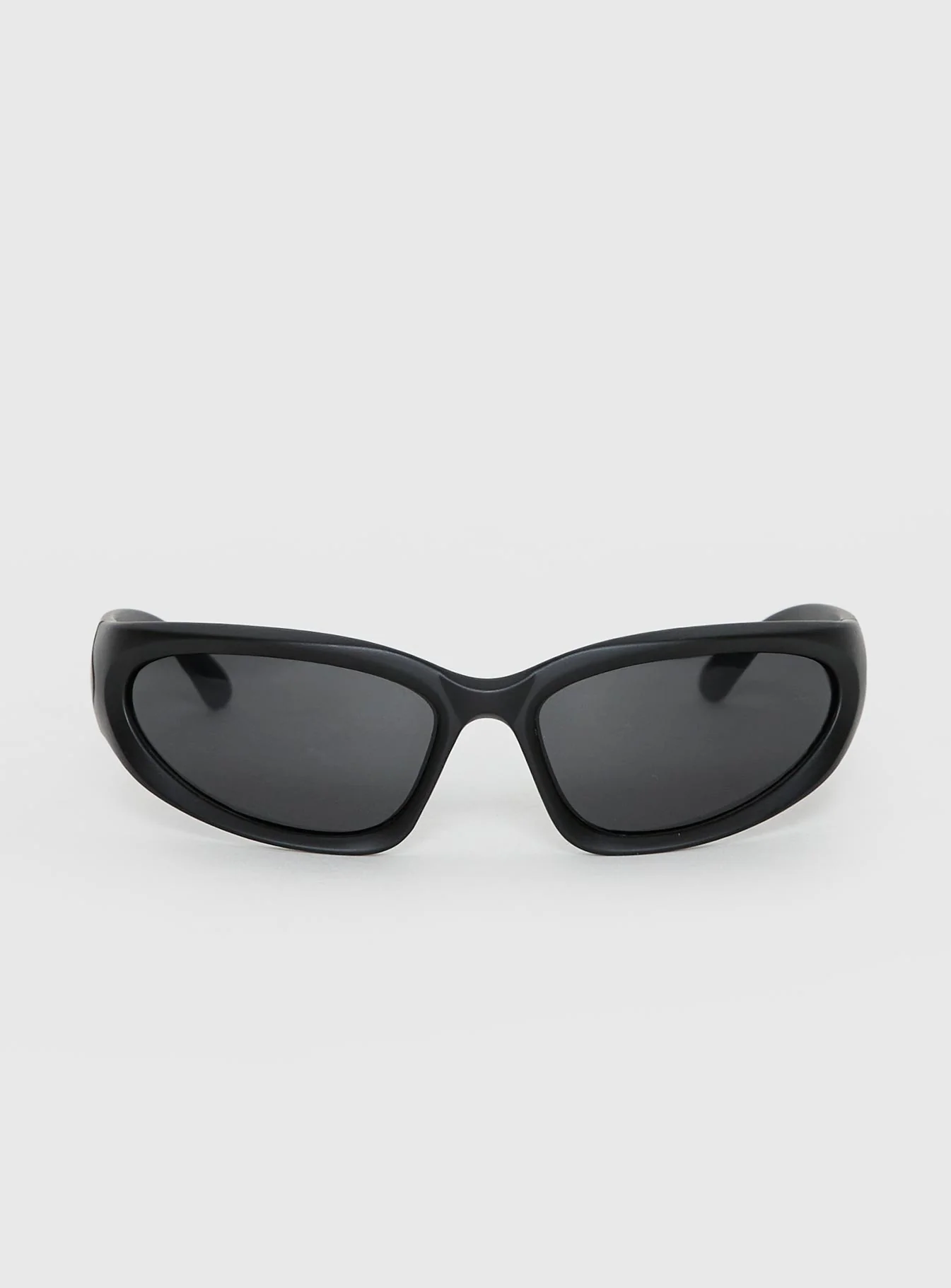 Huxlee Curved Sunglasses Black