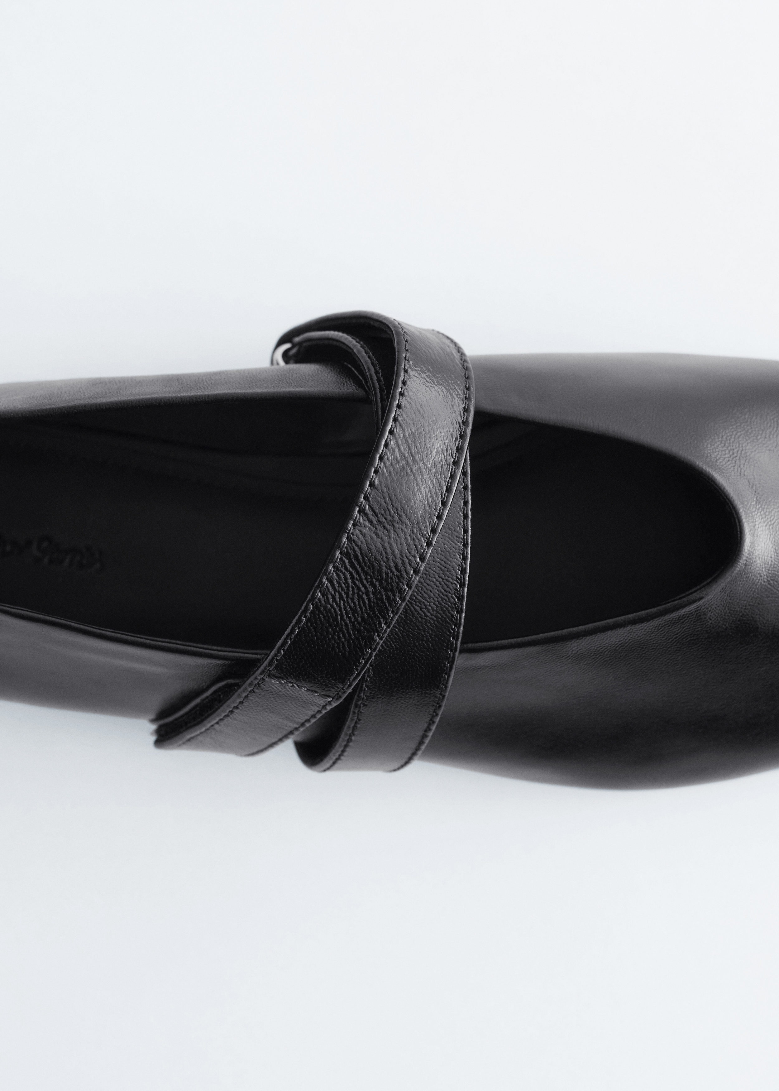 & Other Stories CROSS-STRAP LEATHER BALLET FLATS