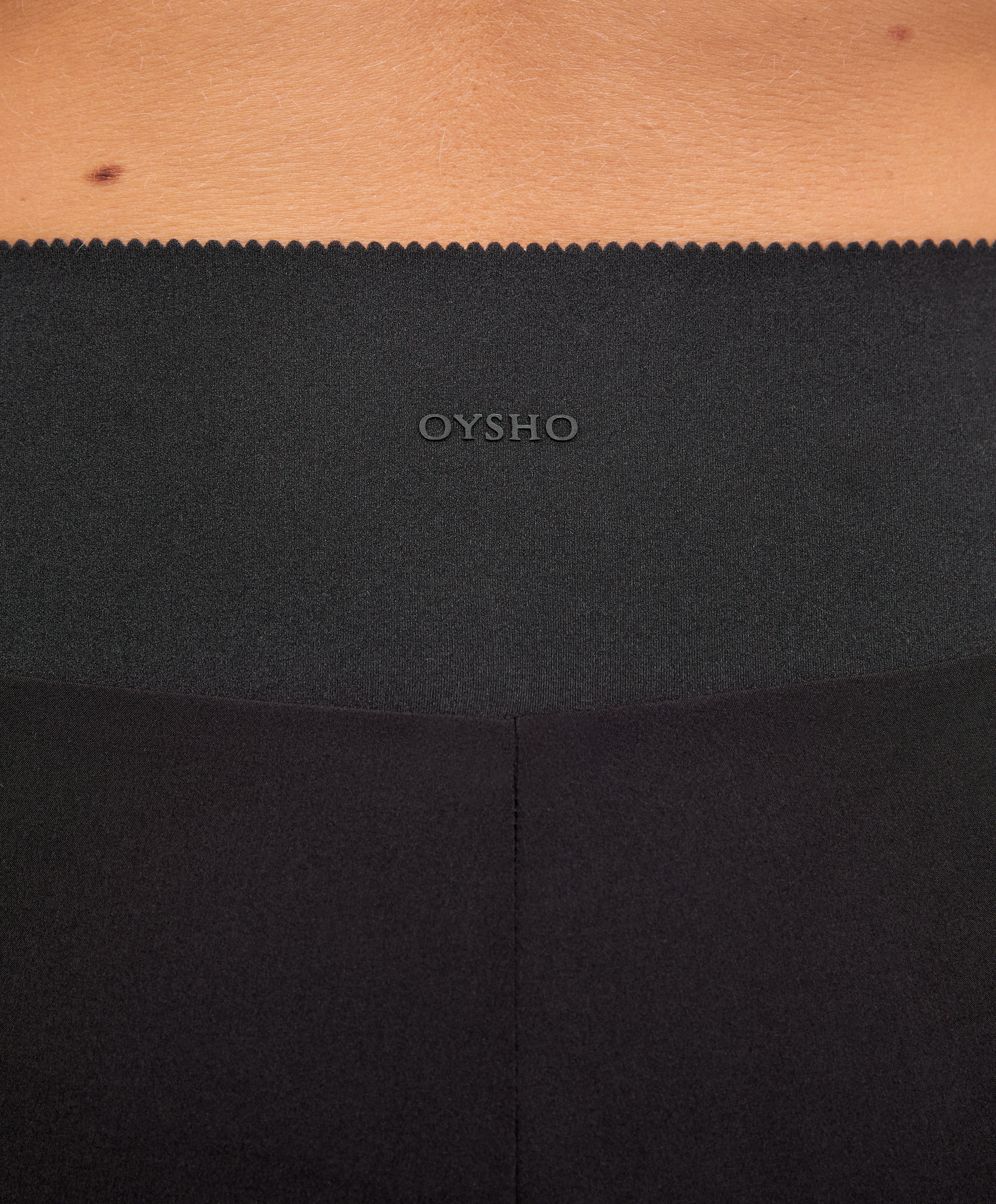 OYSHO Compressive 10cm shorts with pocket