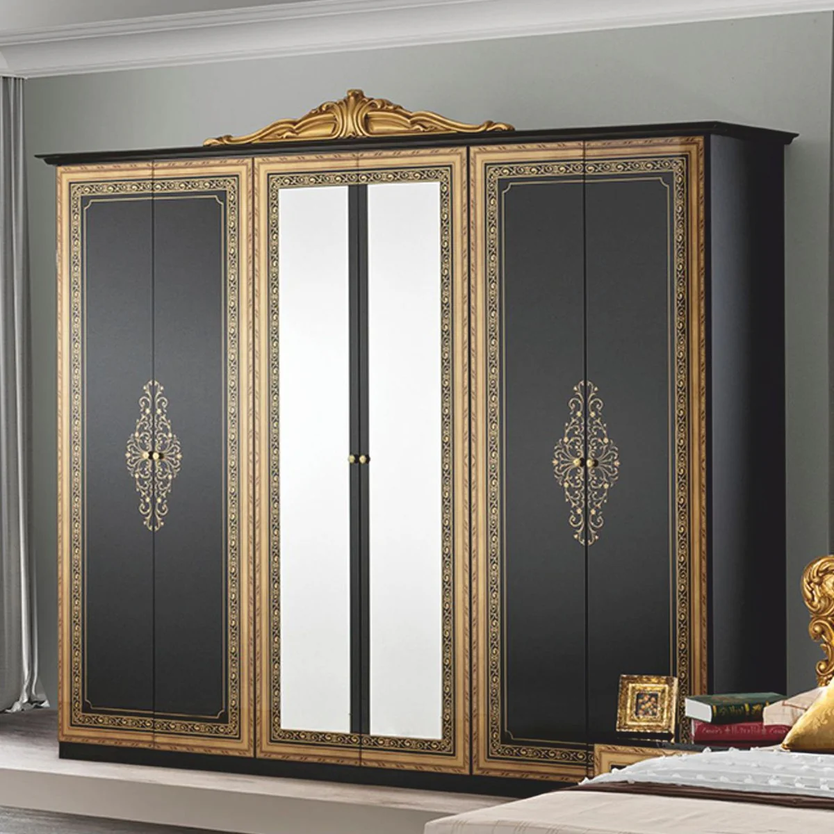Luxury Baroque Bedroom Cabinet Black / Gold 104
