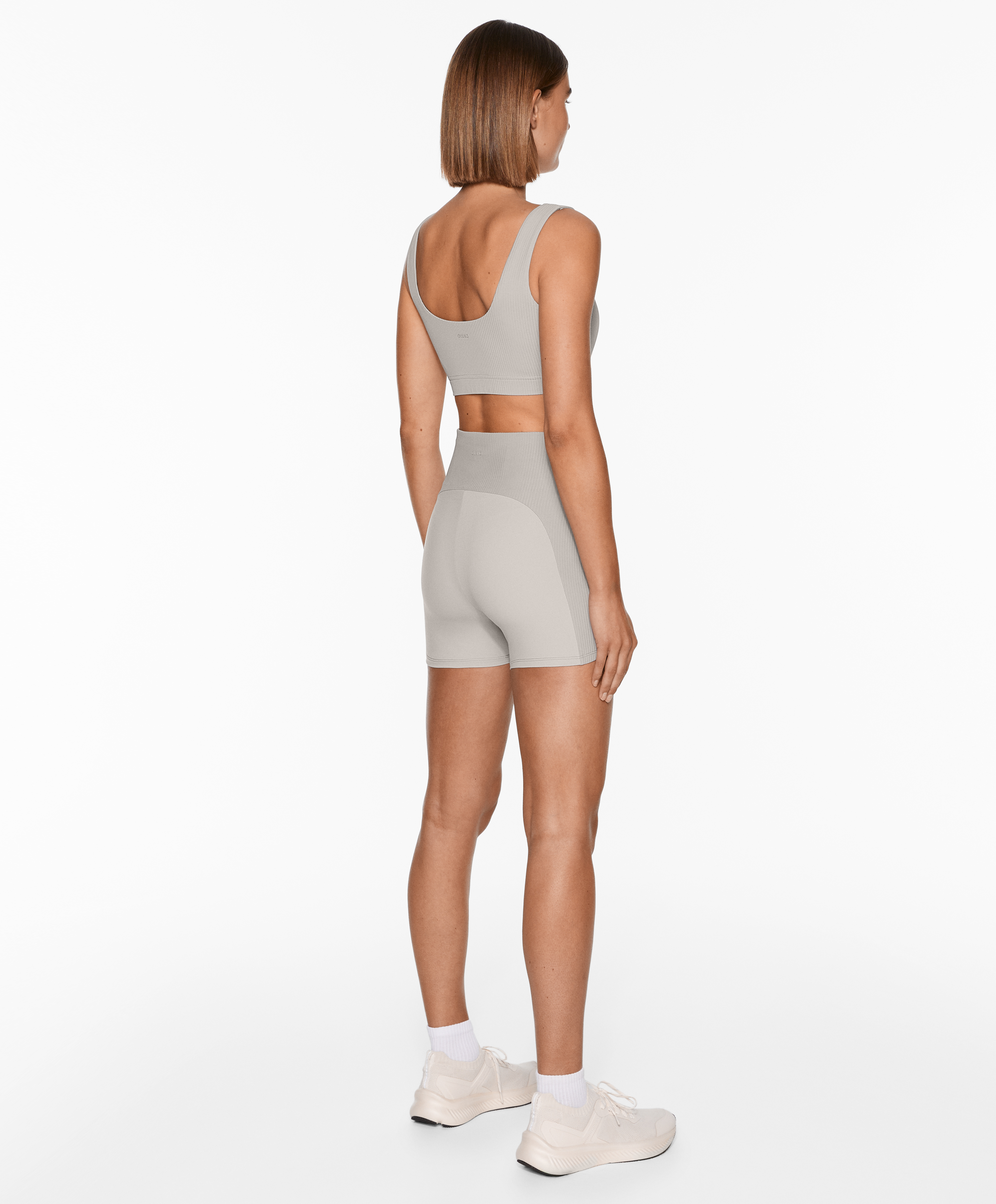 OYSHO Medium-support comfortlux rib sports bra with cups