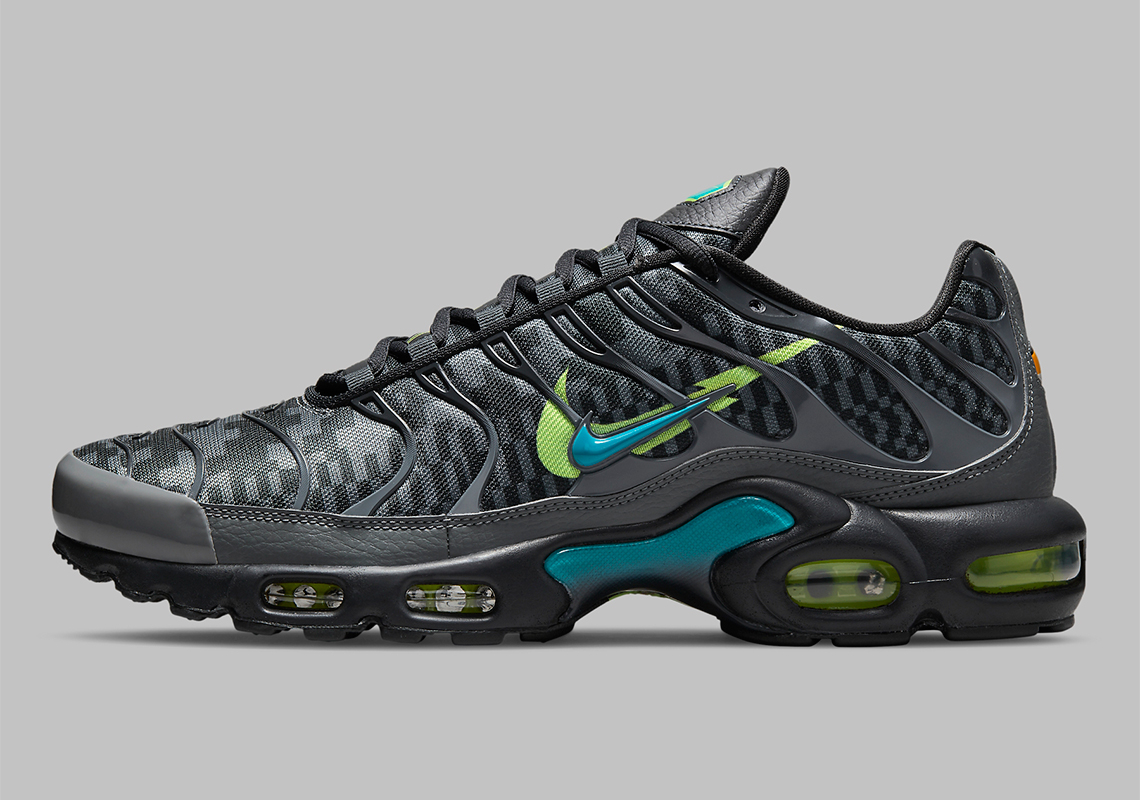 Air Max Plus  Champions League  DJ6896-070 - Sneaker Replica Workshop