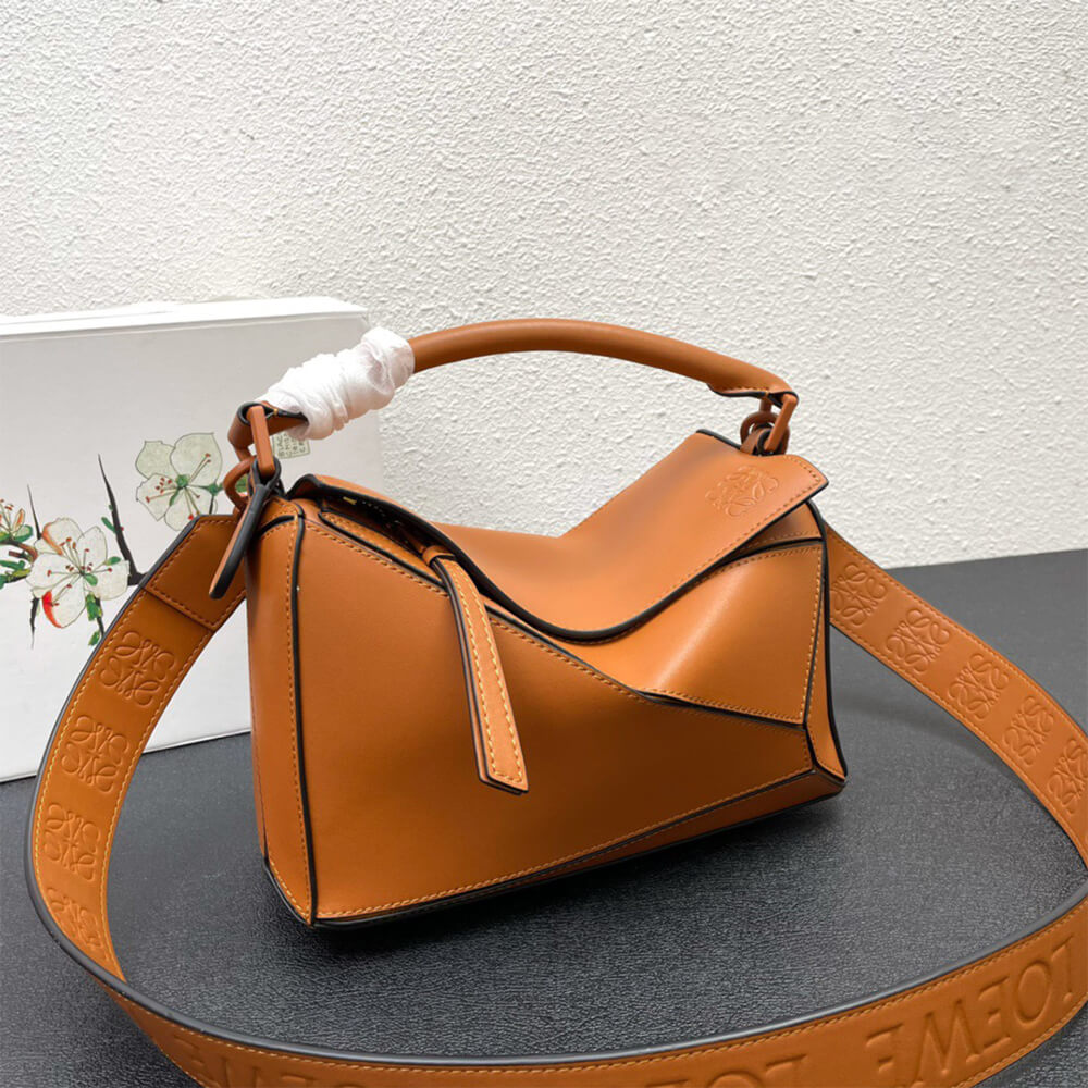 LOEWE Small Puzzle Bag - Top Club