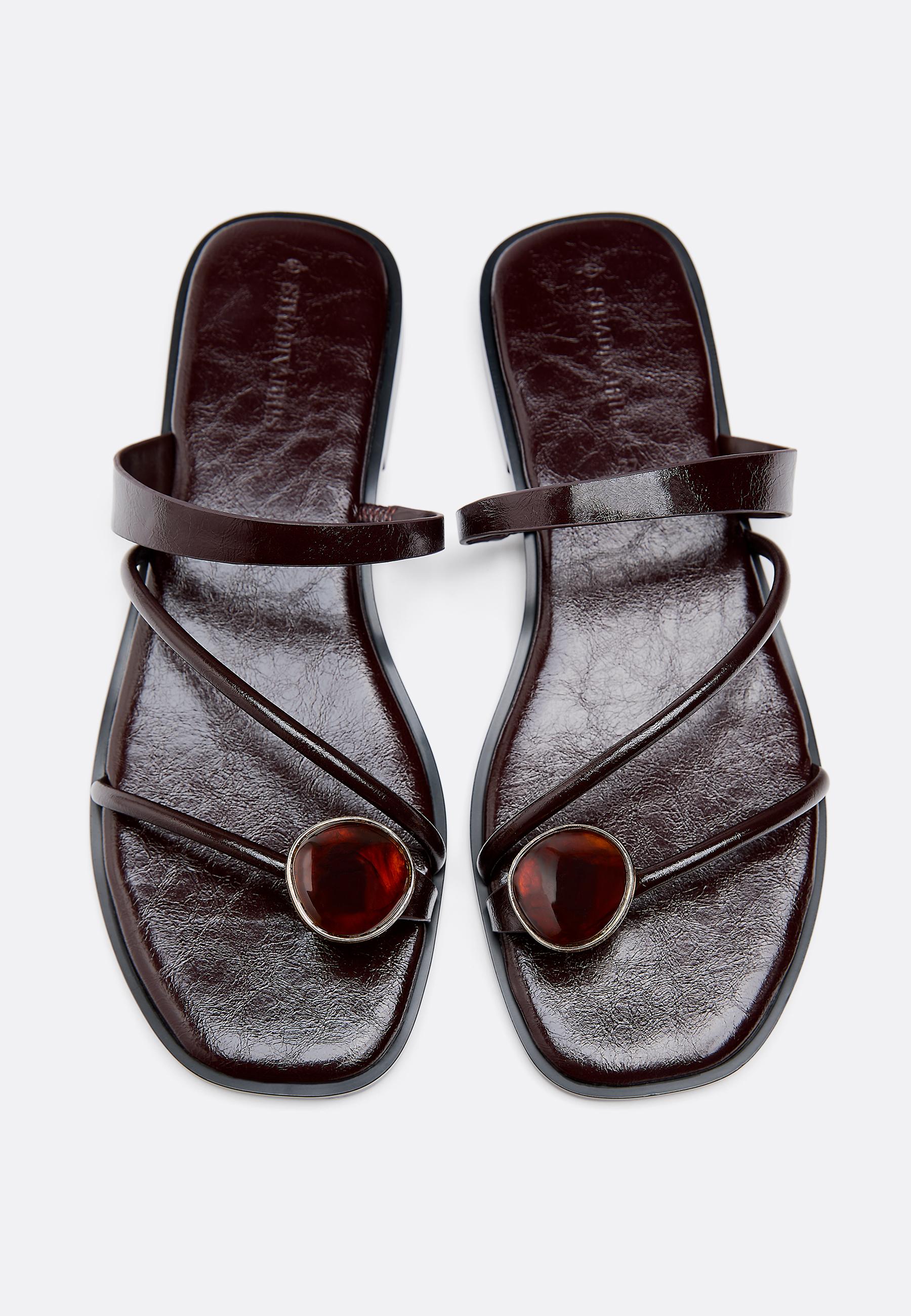 FLAT SANDALS WITH STONE DETAIL