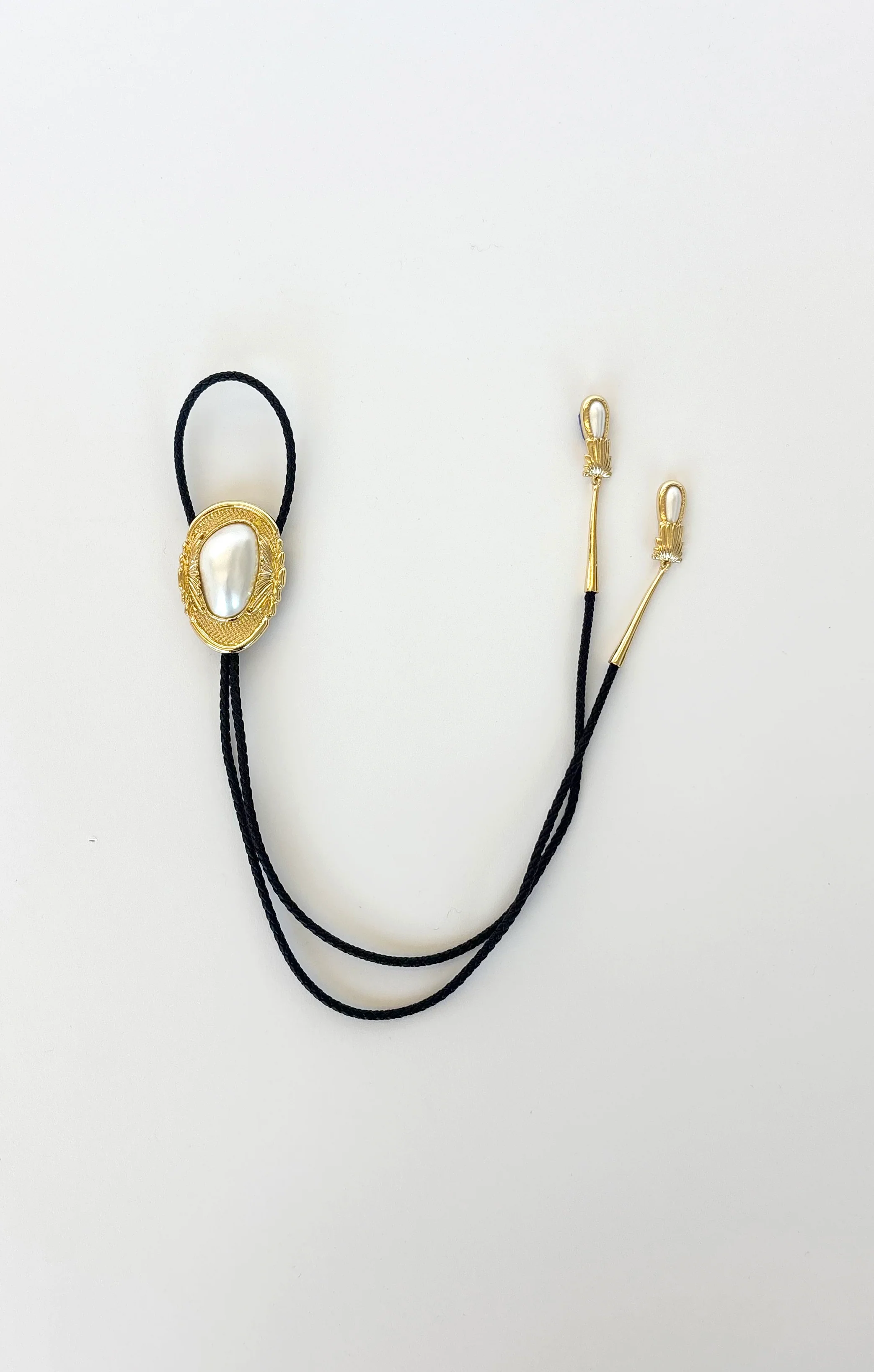 Petit Moments Dolly Bolo Tie Necklace ~ Black
