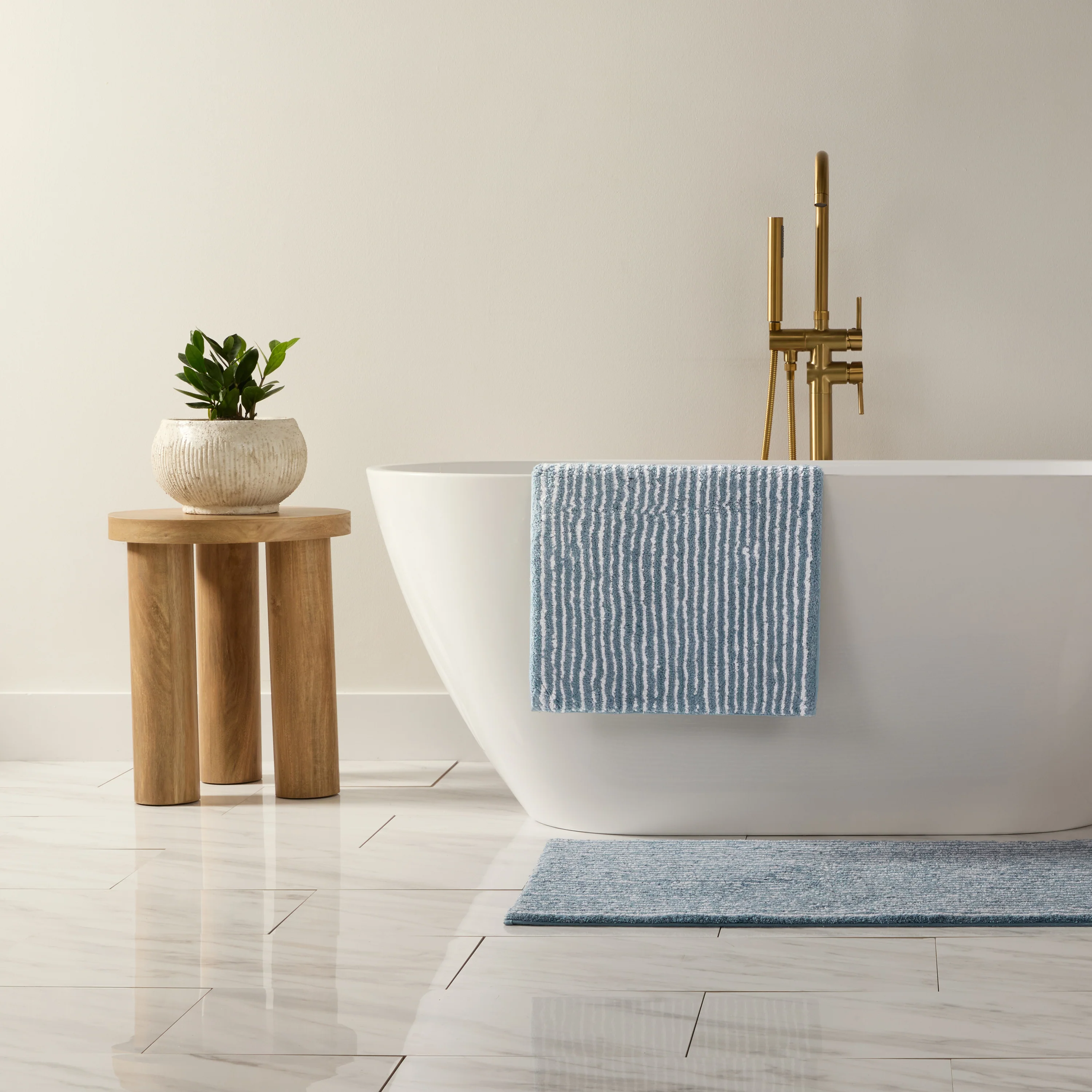 100% Cotton Pin Striped Patterned Bath Mat