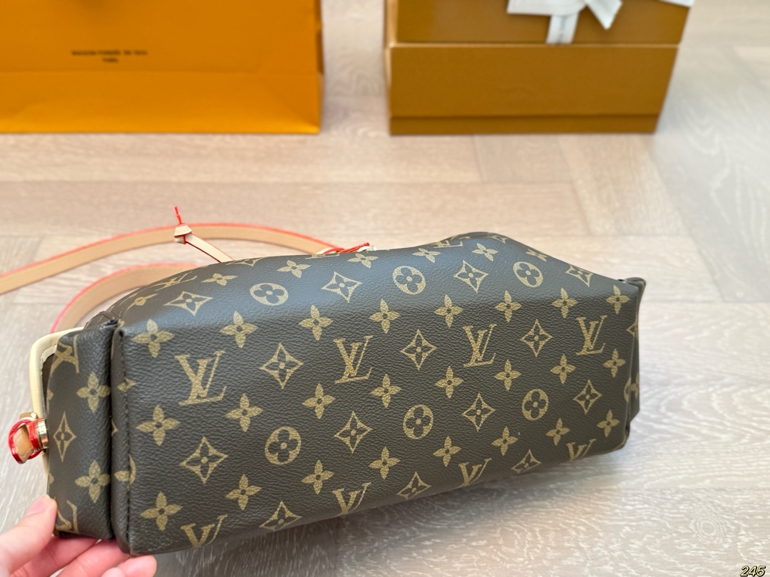 Louis new arrival vintage chain bag size: 31*22 cm - Top Club